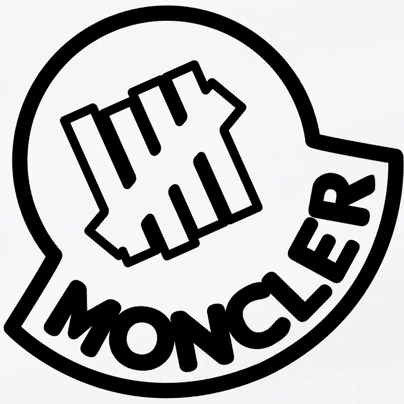 P240 Recommend the most popular Moncler masked 380g printed terry crew neck sweatshirt. Breathable pure cotton fabric. The texture is very soft and comfortable. No shrinkage, no deformation, no pilling). Original customized accessories. Collar label. Wash mark. Hang tag. Packaging (perfect details). Color: White. Black. Size: XS S M L.