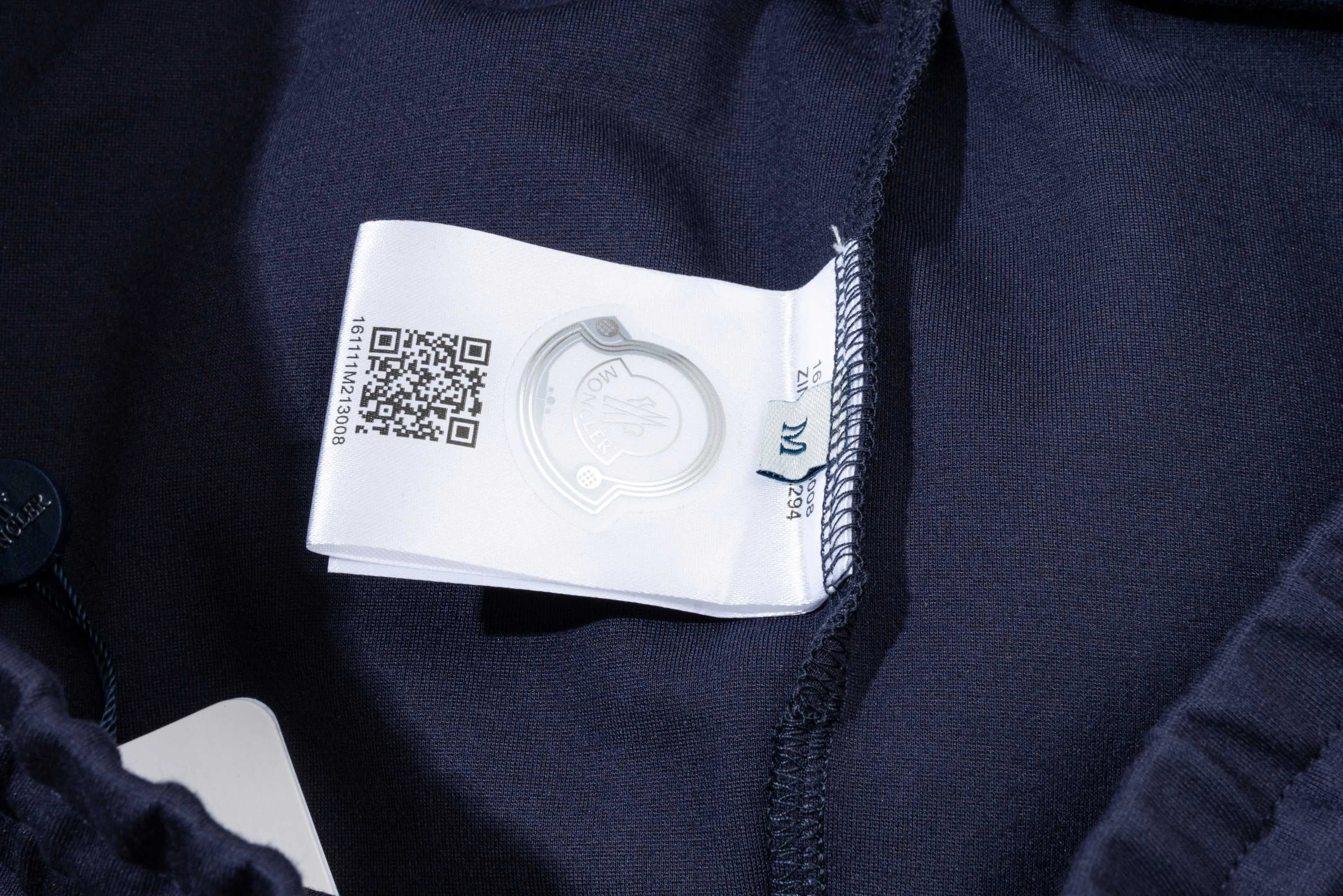 P230 MONCLER/Muzzle Custom fabric suit casual sweatpants Red and blue ribbon splicing design brand Zhangzi LOGO process Official synchronization High version High quality Fashion personality Versatile trend Pure original quality Original fabric Hang tag Collar label Washed wheat Complete three standards Color: blue. Gray. Size: S-2XL