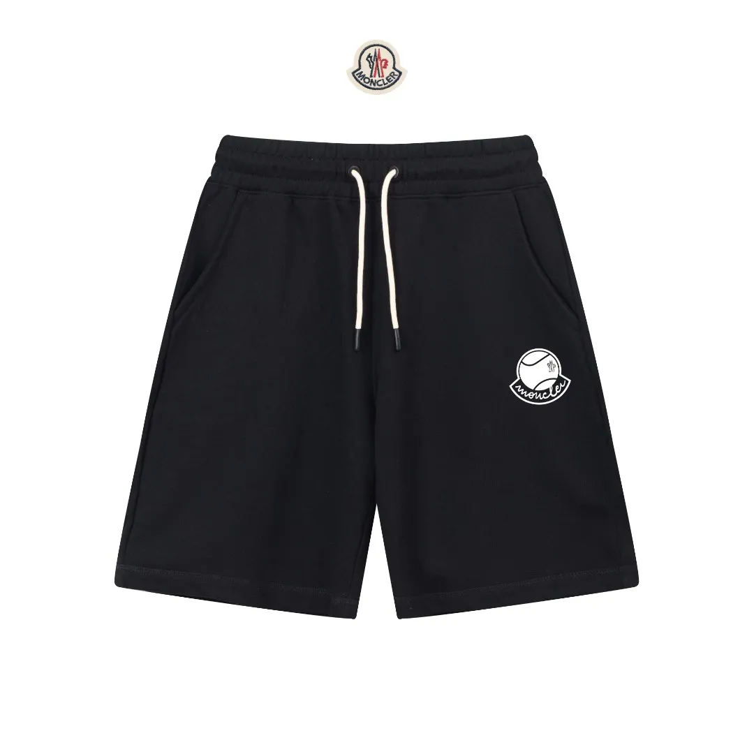 P230 (top version, currency difference) ✨ Moncler 25SS show model Slim-fitting simple printed letter Logo trendy shorts for men and women Compatible with all body shapes Black and white drawstring design with elastic waistband Customized drawstring pockets with diagonal pocket design on both sides There is also a small pocket at the rear Color: black gray Size S-XL