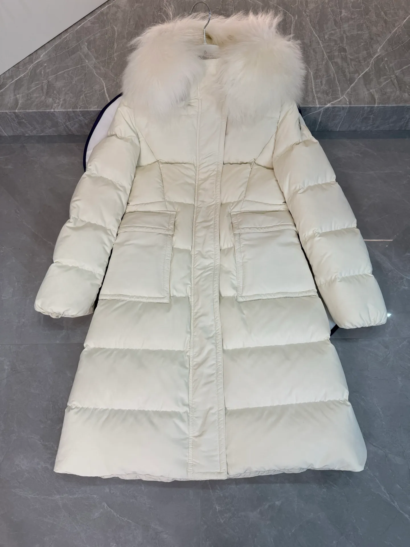 P1180 Moncler* women's hooded long down jacket jacket. Removable oversized fur collar. Real shot of white details