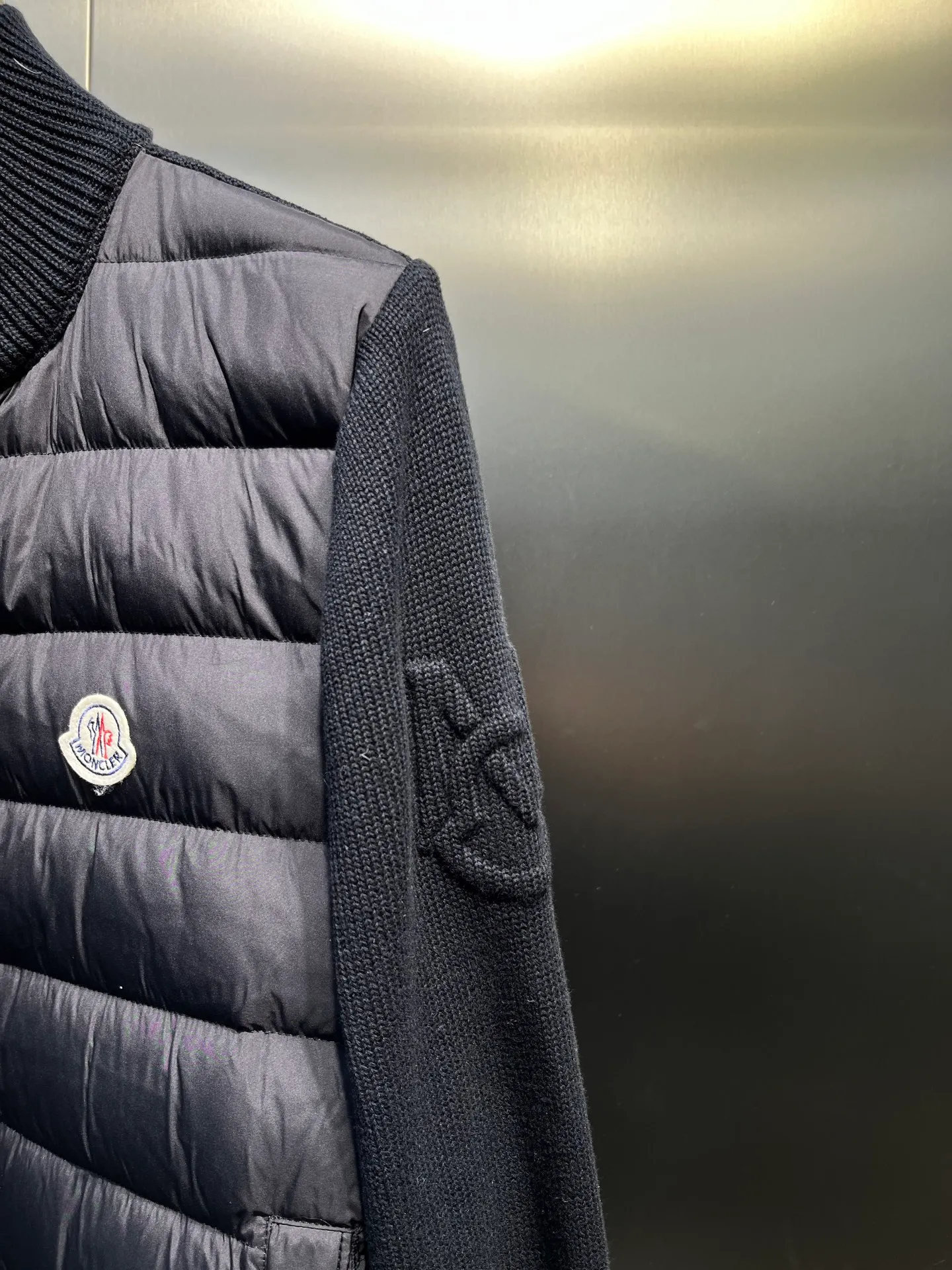 P700 Moncler 🌟 Down knitted Moncler SS23 solid color logo patch stitching quilted down jacket, color: black and white, size: 12345
