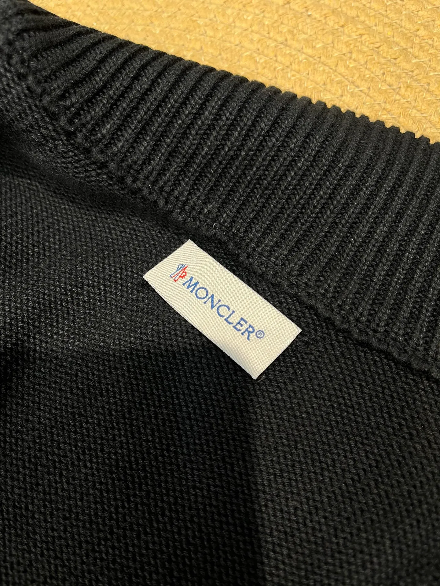 P700 Moncler 🌟 Down knitted Moncler SS23 solid color logo patch stitching quilted down jacket, color: black and white, size: 12345