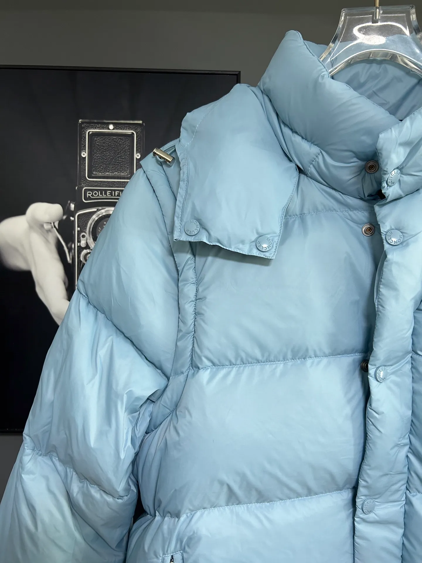 P800 2025 new autumn and winter style Moncler Avocette detachable vest down jacket original custom-made hardware accessories are all imported and original customization is welcome. Absolutely high quality using top-grade 95 white duck down. Super soft and fluffy. Super heavy-duty. Fabric workmanship is perfect. Note △The fabric is super comfortable and warm. Exclusive non-market product. The upper body effect is super good. Same style for men and women. Color: Sky Blue Size: M-3XL