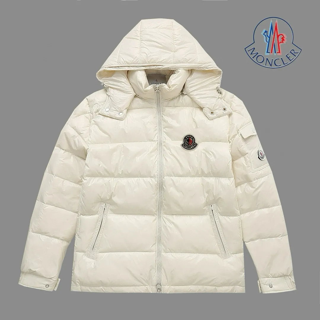 P720 MONCLER Meng Mouth Maya Down Jacket: Color/off-white, black Size: M. L. Zipper pendant with custom logo Fabric: 400D bright nylon, anti-fouling, anti-wrinkle, waterproof and windproof, very wear-resistant, breathable and comfortable.           Embroidery: Straight lines, smooth curves, dense and neat stitches, no jagged edges, flat embroidery surface, no skewed threads, consistent stitch length, no bottom exposed, no overlap, smooth embroidery surface, no ink marks and other stains. Advanced imported embroidery machines are used to ensure embroidery quality.