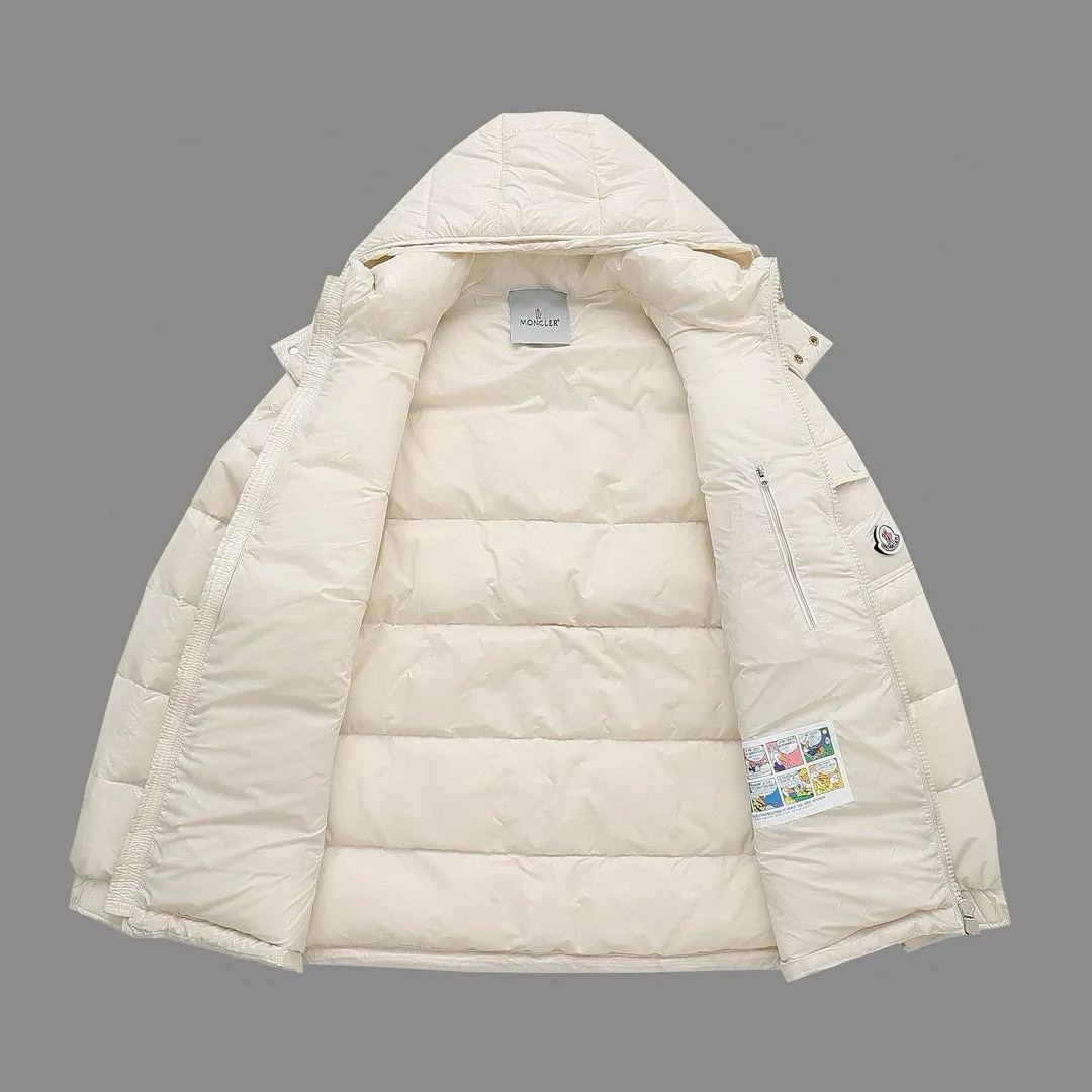 P720 MONCLER Meng Mouth Maya Down Jacket: Color/off-white, black Size: M. L. Zipper pendant with custom logo Fabric: 400D bright nylon, anti-fouling, anti-wrinkle, waterproof and windproof, very wear-resistant, breathable and comfortable.           Embroidery: Straight lines, smooth curves, dense and neat stitches, no jagged edges, flat embroidery surface, no skewed threads, consistent stitch length, no bottom exposed, no overlap, smooth embroidery surface, no ink marks and other stains. Advanced imported embroidery machines are used to ensure embroidery quality.