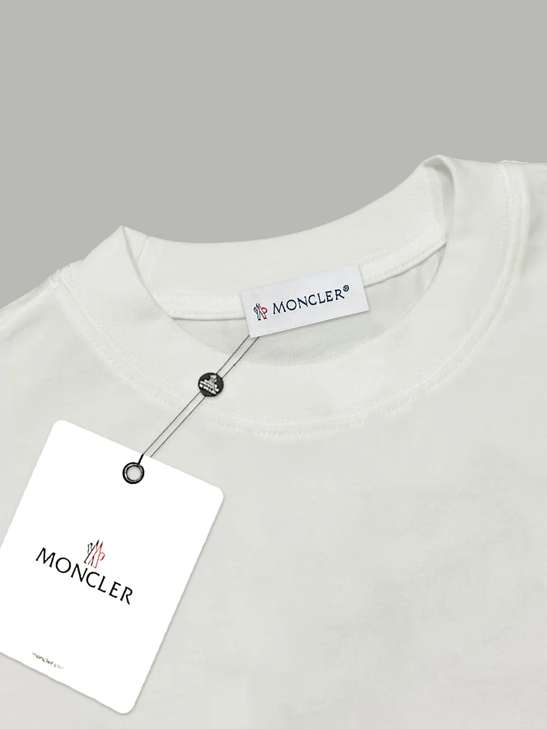 Moncler White Navy - Size: S M L   - Accessories: The original accessories are complete with one to one and three standards, os off-shoulder version, same style for men and women, official website quality - no gender distinction, same style for men and women