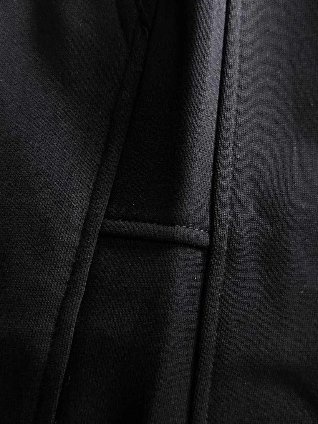Shipped in 2-3 days P360 MONCLER/Mongolian Exclusive first release of 25ss autumn and winter new high-quality trousers Compare real-life details at will A perfect choice for autumn and winter. A must-have item. Sizes: M to 4XL (please state your height and weight when placing an order)