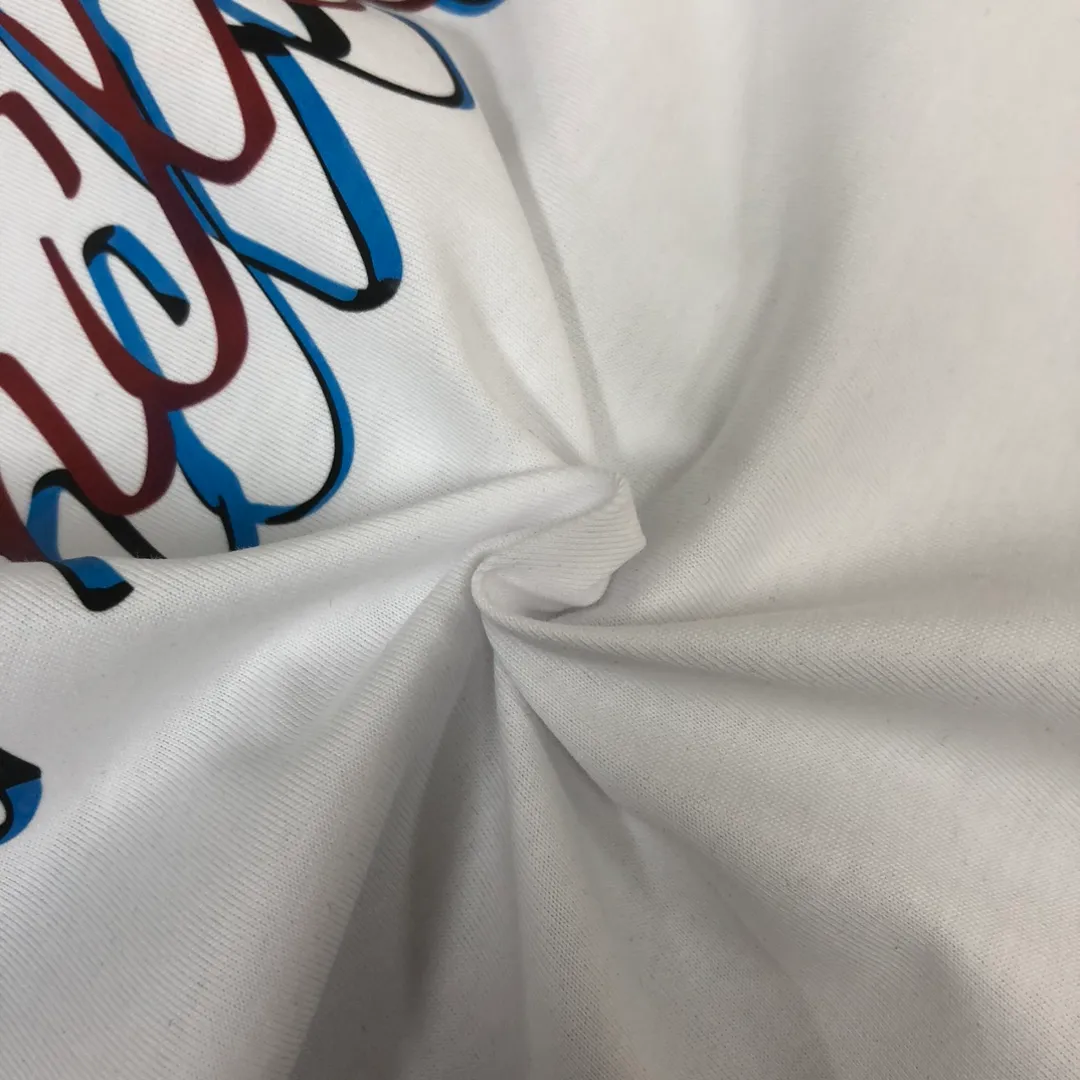 P160 🔥MONCLER The latest short-sleeved T-shirt for couples ~ Special brand letter printing technology on the chest ~ The fabric upper body is comfortable and breathable, not stiff, slim cut, specially customized fabrics! The upper body is comfortable and stylish, and it can be worn alone as an inner layer. It is a must-have for fashionistas! ! ! Color: black, white, gray Size: S～XL (loose version, please state your height and weight when placing an order)