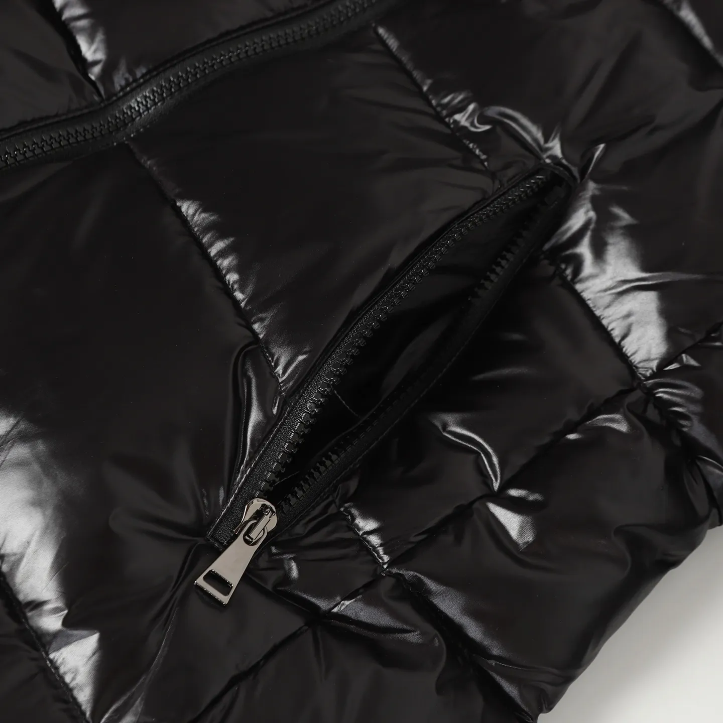 P1160 Moncler/Moncler Autumn and Winter Classic Fudson Extra Long Hooded Down Jacket Customized imported fox fur big fur collar! All details of the development of hardware accessories are fully handled! The elastic waist buckle cinches the waist and creates a perfect fit for the upper body. The effect is great! On snowy days ❄️A must-have for travel to keep warm and avoid bulking up! Versatile, fashionable and handsome! The original matte memory silk fabric has a crisp and stylish texture. The upper body is so beautiful that it has no friends. Size: 1/2/3/4