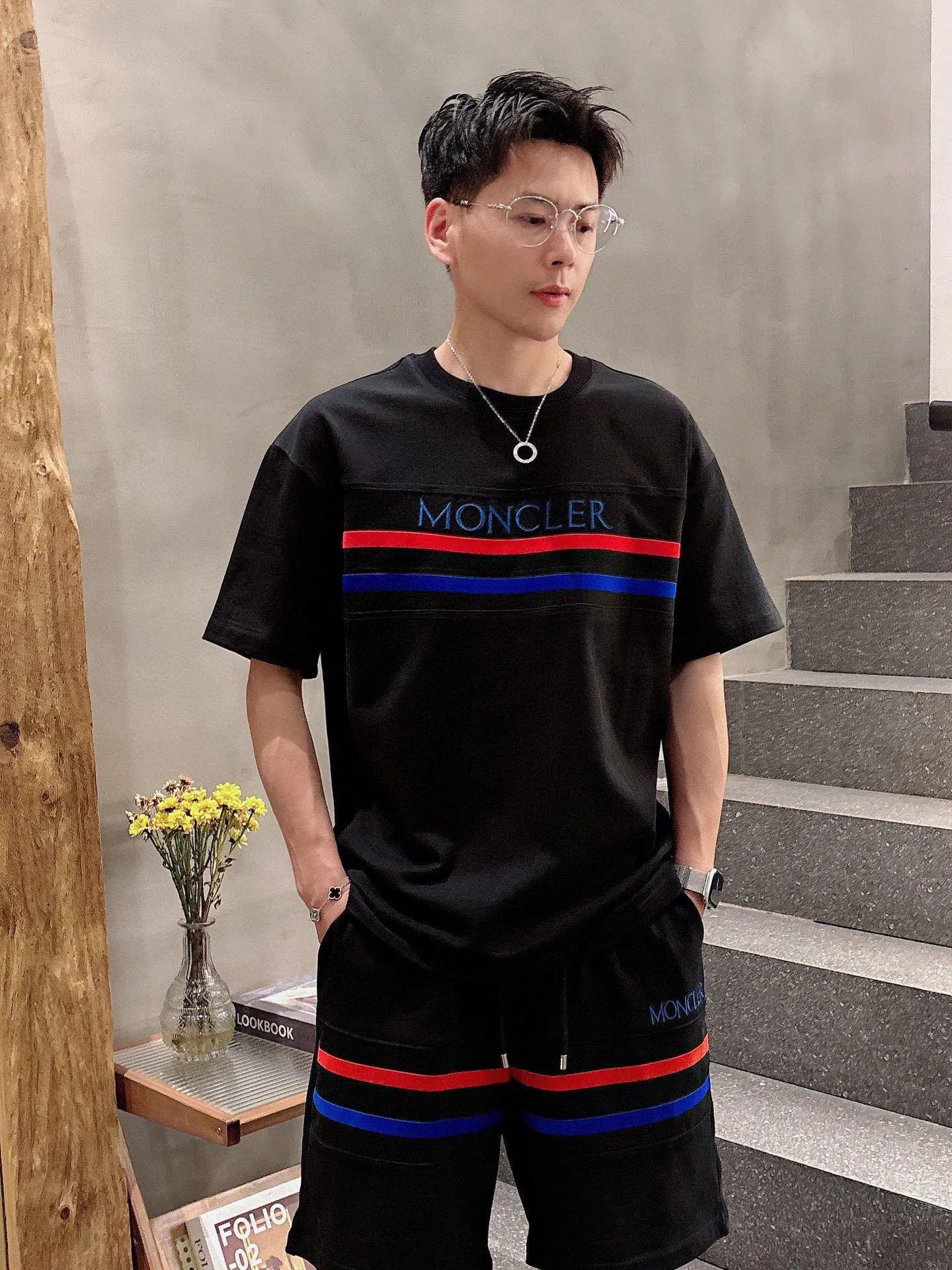 P570 Brand [MONCLER Mouth Covered] 2025 round neck short-sleeved shorts suit. The pure cotton fabric upper body will not be stuffy, the smooth and comfortable skin-friendly effect is more breathable, the fabric has its own texture, classic logo technology, a new interpretation from a unique angle, fashionable and versatile choice! Size: M-3XL (maximum wear: 190 pounds)