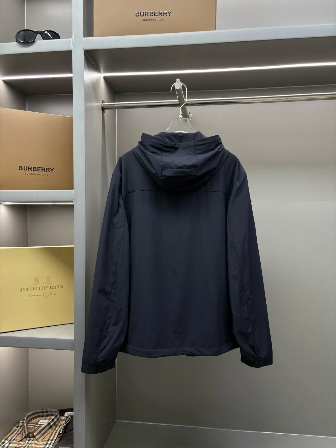 P560 Moncler New style thin cotton jacket with letters Original fabric Original accessories Official same style Made of imported polyester fabric, customized fabric dyed in the same vat. Very comfortable and smooth to the touch Very wide and stylish. Will not deform after long-term wear. Produced by a first-line brand OEM factory. The label is full and textured. The latest style for autumn and winter. Fashionable and personalized. Super versatile and good-looking. Very suitable for both men and women. A must-have for everyone. Color: Black Royal Blue Size: L-4XL