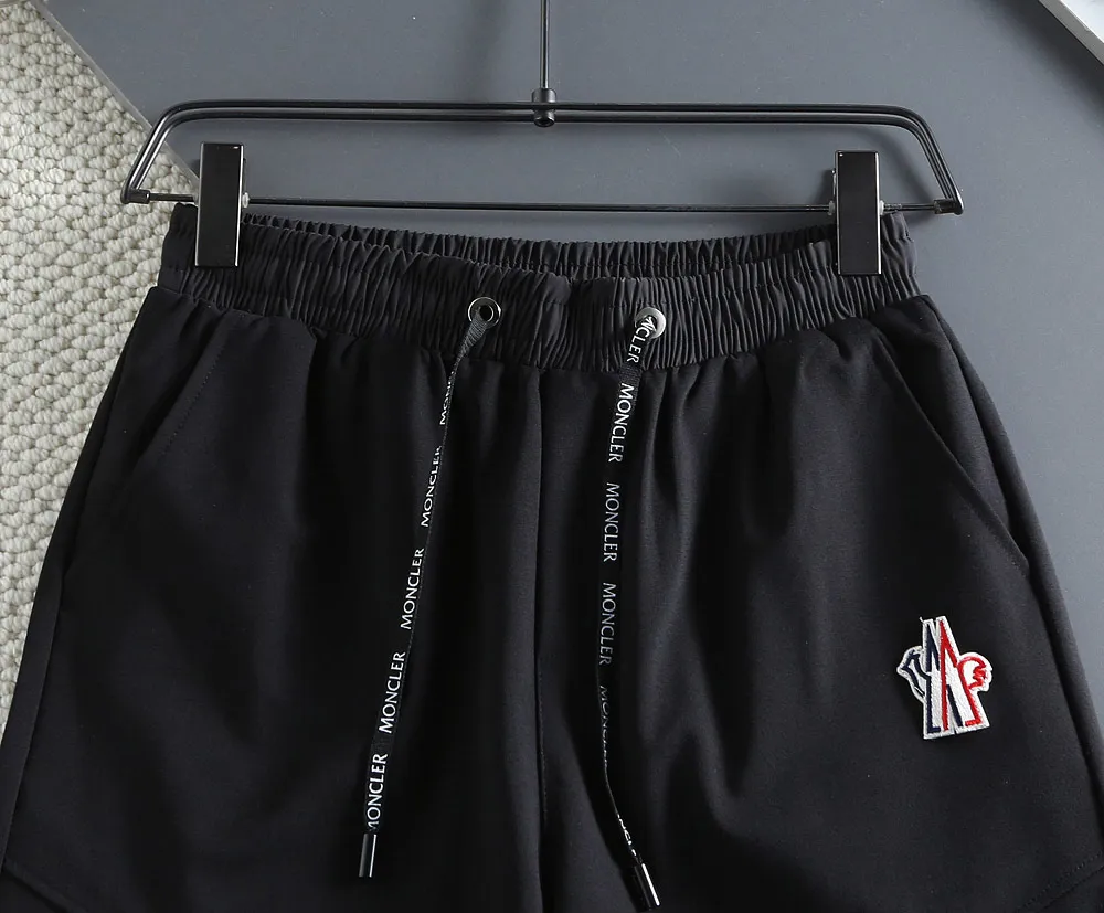 P210 🌸🌸 Moncler 2025 spring and summer new trousers [knitted trousers] feel comfortable to wear, low-key yet luxurious, very high-end, with pockets designed to be fashionable and high-end. Needless to say, the trousers style and tailoring needless to say, the upper body is exquisite and vivid. Really first-class and top-quality materials. Really top-level casual pants and elastic pants, of outstanding quality. After heavy washing, the trousers are very soft and not picky. The upper body is absolutely stylish. Extremely luxurious. Size:M-4XL