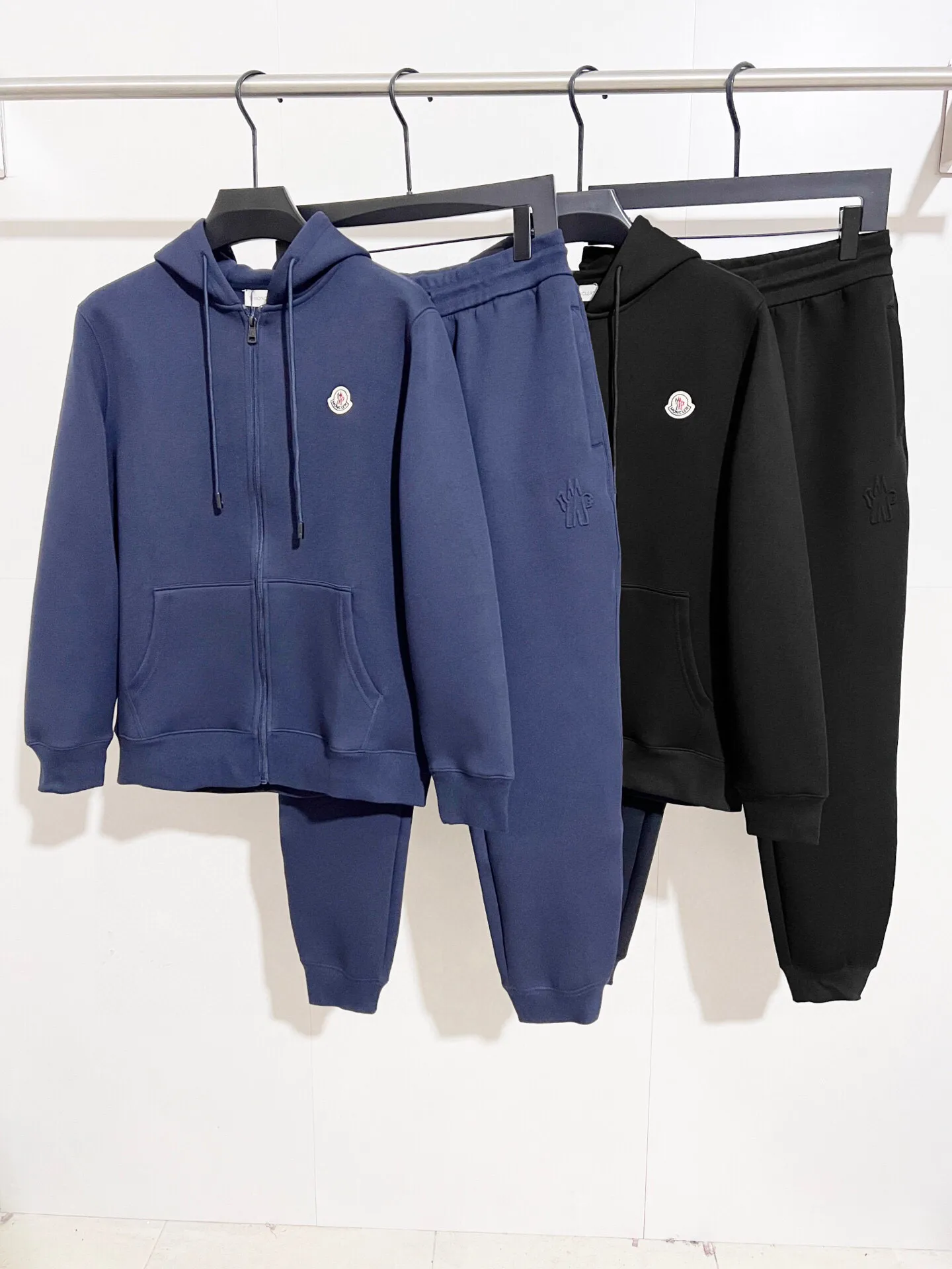 💰Coat 225, trousers 170, thickened air cotton🔥 Recommended hot items for foreign trade orders - Moncler's official website is synchronized with the new thickened air cotton casual jacket - using exclusively customized imported 480g air layer fabric, extremely comfortable upper body, complete custom accessories, exclusive quality differentiated currency, welcome to compare -Color: black sapphire blue -Size: M L XL XXL