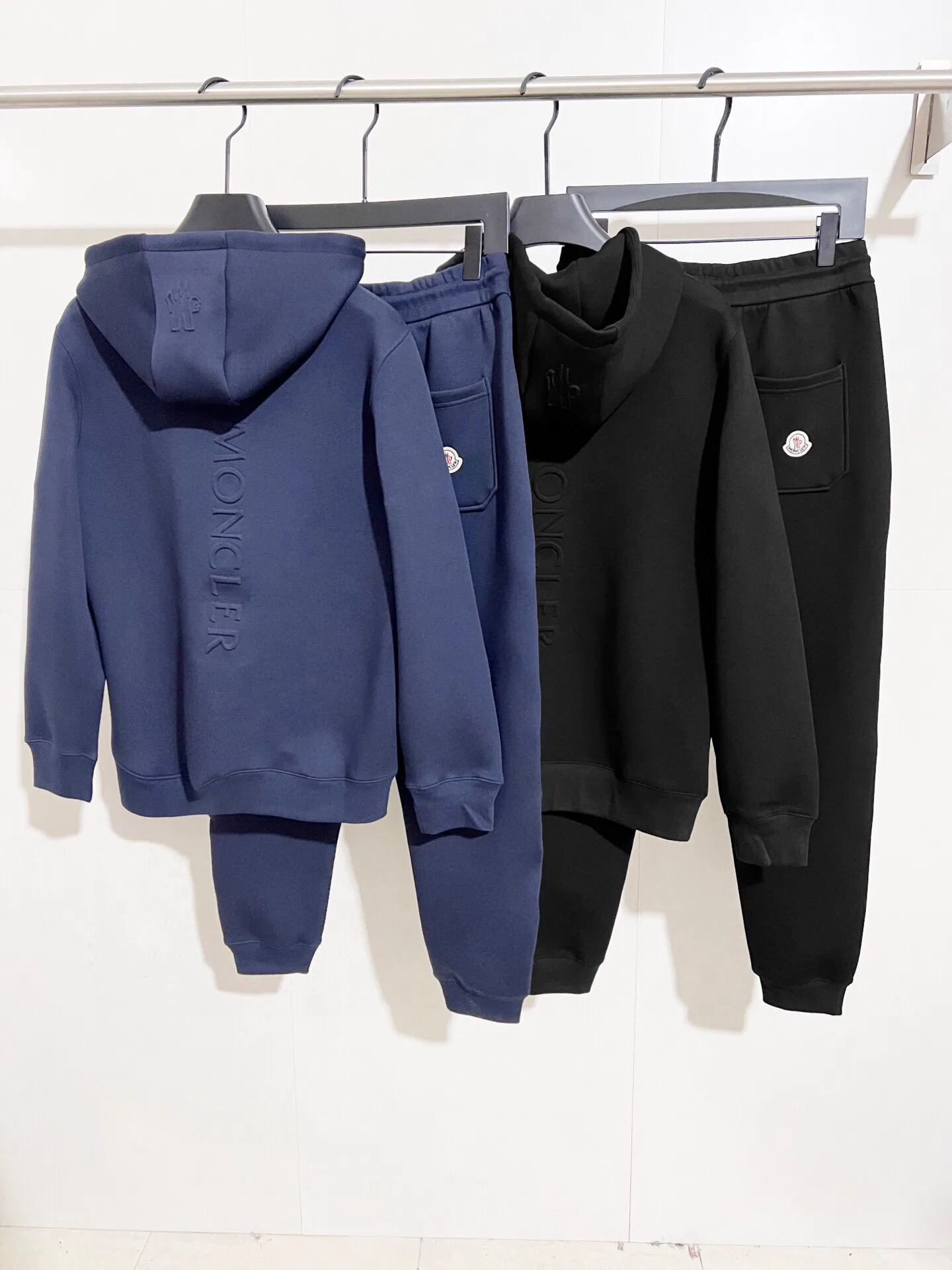 💰Coat 225, trousers 170, thickened air cotton🔥 Recommended hot items for foreign trade orders - Moncler's official website is synchronized with the new thickened air cotton casual jacket - using exclusively customized imported 480g air layer fabric, extremely comfortable upper body, complete custom accessories, exclusive quality differentiated currency, welcome to compare -Color: black sapphire blue -Size: M L XL XXL