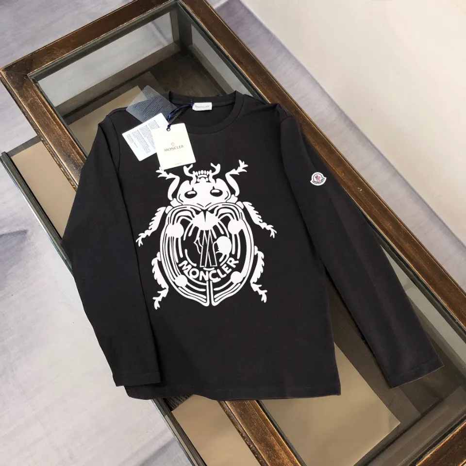 P180, a non-off-the-shelf model, you can trust it. Moncler printed long-sleeved T-shirt, 240g breathable cotton fabric, very soft and comfortable texture, does not shrink, does not deform, does not ball), can be worn alone as a base layer. Original customized accessories, collar label, care mark, hangtag, packaging (perfect details) Color: White Black Size: XS S M L