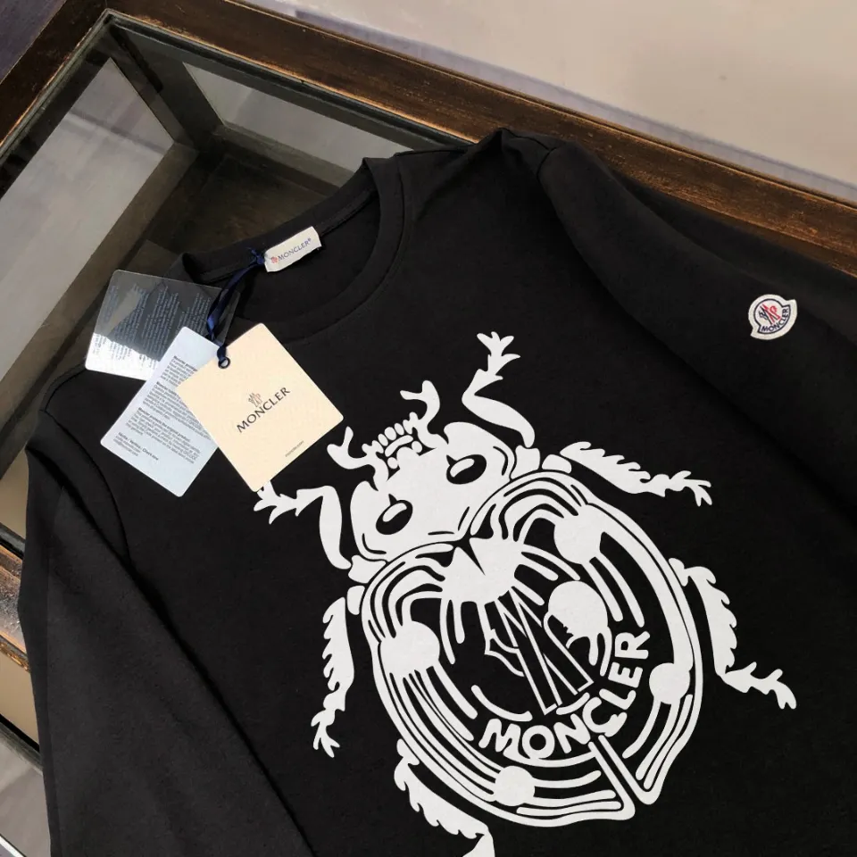P180, a non-off-the-shelf model, you can trust it. Moncler printed long-sleeved T-shirt, 240g breathable cotton fabric, very soft and comfortable texture, does not shrink, does not deform, does not ball), can be worn alone as a base layer. Original customized accessories, collar label, care mark, hangtag, packaging (perfect details) Color: White Black Size: XS S M L
