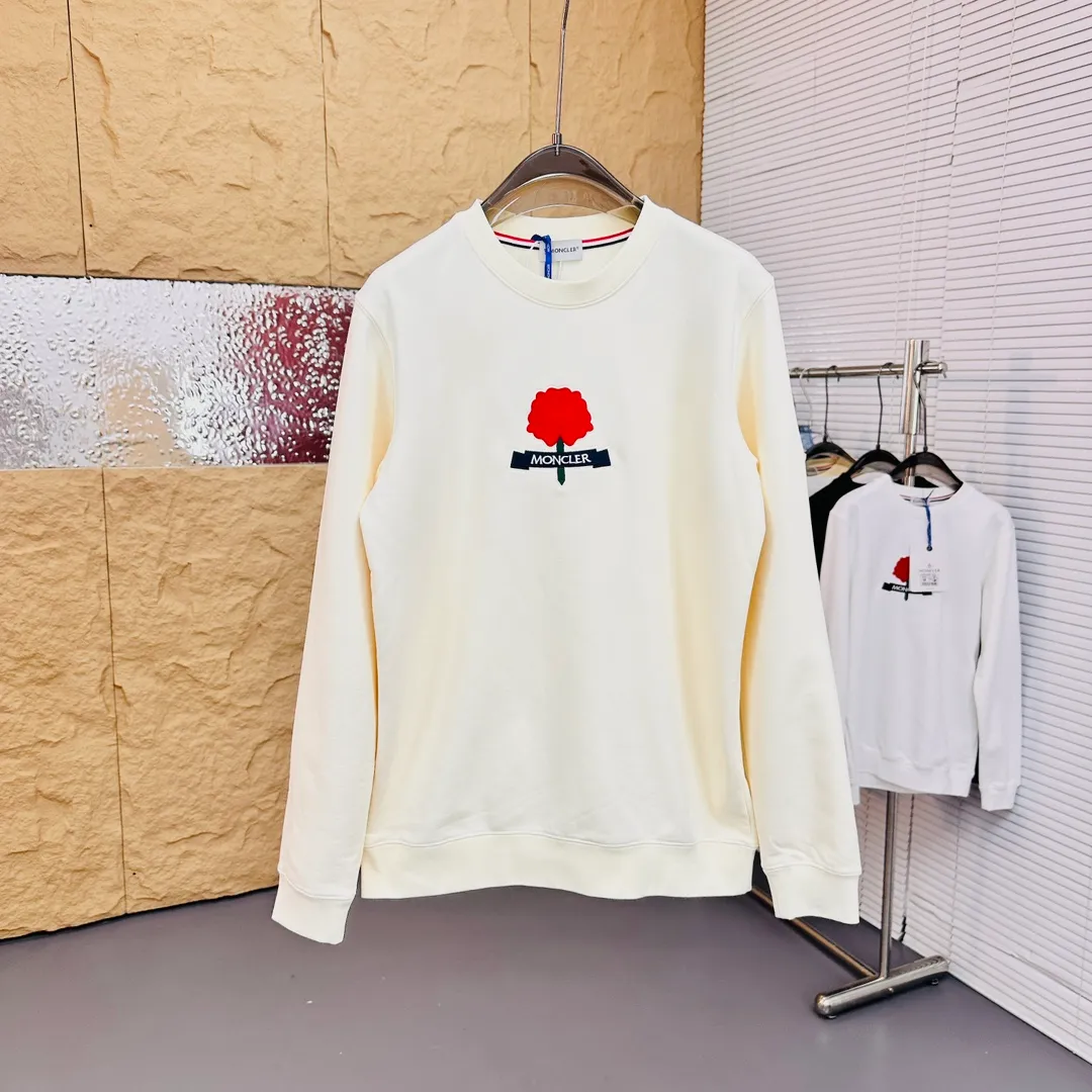 P280 Brand: Mengkou🤳𝐌𝐎𝐍𝐂𝐋𝐄𝐑 Fabric: ☑️Made of 440g double-strand pure cotton terry👕 Fabric: ☑️Thread with 1*1 double yarn thread. 🔜Comes with dyeing in the same tank. Craftsmanship: ☑️The embroidery uses 3D three-dimensional embroidery technology, 🇧🇫The original computer scan and print is restored 1:1. The pattern is clear and the needle count is dense. It is a rare high-end product on the market! 🇲🇩All three standards are complete! Size: ☑️S 〰️M 〰️L 〰️XL 〰️XXL