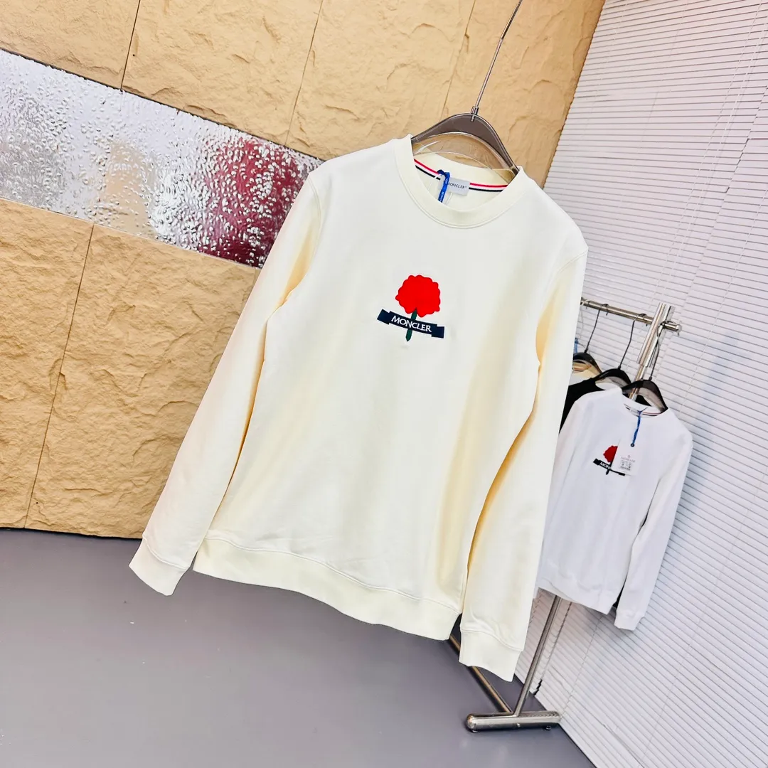 P280 Brand: Mengkou🤳𝐌𝐎𝐍𝐂𝐋𝐄𝐑 Fabric: ☑️Made of 440g double-strand pure cotton terry👕 Fabric: ☑️Thread with 1*1 double yarn thread. 🔜Comes with dyeing in the same tank. Craftsmanship: ☑️The embroidery uses 3D three-dimensional embroidery technology, 🇧🇫The original computer scan and print is restored 1:1. The pattern is clear and the needle count is dense. It is a rare high-end product on the market! 🇲🇩All three standards are complete! Size: ☑️S 〰️M 〰️L 〰️XL 〰️XXL