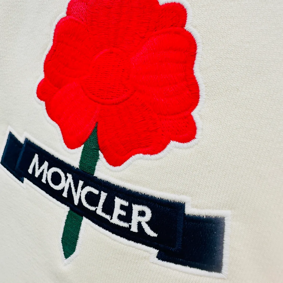 P280 Brand: Mengkou🤳𝐌𝐎𝐍𝐂𝐋𝐄𝐑 Fabric: ☑️Made of 440g double-strand pure cotton terry👕 Fabric: ☑️Thread with 1*1 double yarn thread. 🔜Comes with dyeing in the same tank. Craftsmanship: ☑️The embroidery uses 3D three-dimensional embroidery technology, 🇧🇫The original computer scan and print is restored 1:1. The pattern is clear and the needle count is dense. It is a rare high-end product on the market! 🇲🇩All three standards are complete! Size: ☑️S 〰️M 〰️L 〰️XL 〰️XXL