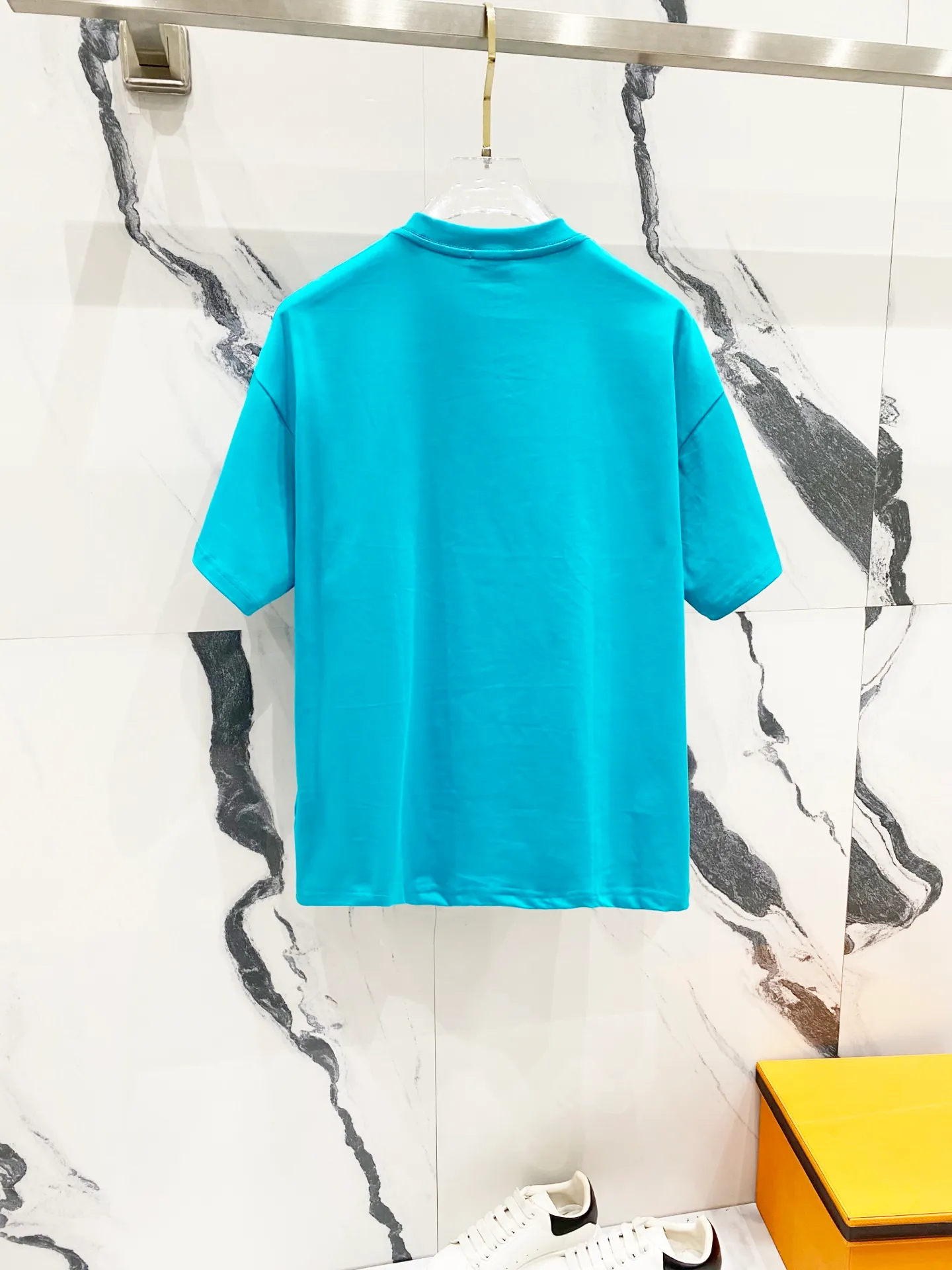 P150 MONCLER/Muzzled 260g round neck short-sleeved T-shirt, brand patch embroidery🪡letter LOGO seal logo, official synchronization, high version, high quality, fashionable personality, versatile trend, pure original quality, original fabric, tag, collar label, washed wheat, complete three labels, color: black, apricot, blue. Size: XS-L