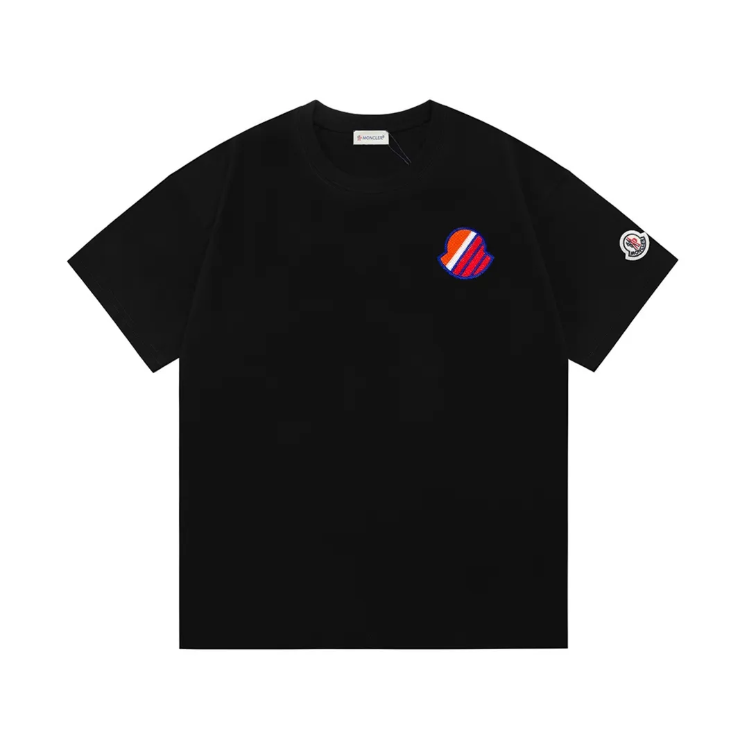P150 Moncler 2026 early spring new style Imported high-density embroidered badge logo Customized small armband Same style for men and women Short-sleeved T-shirt ·Customized 300g 100% double yarn pure cotton fabric ·Dyeing 32 counts double-strand thread ·Collar label, hangtag, main mark and three labels complete Color: black Size: XS S M L