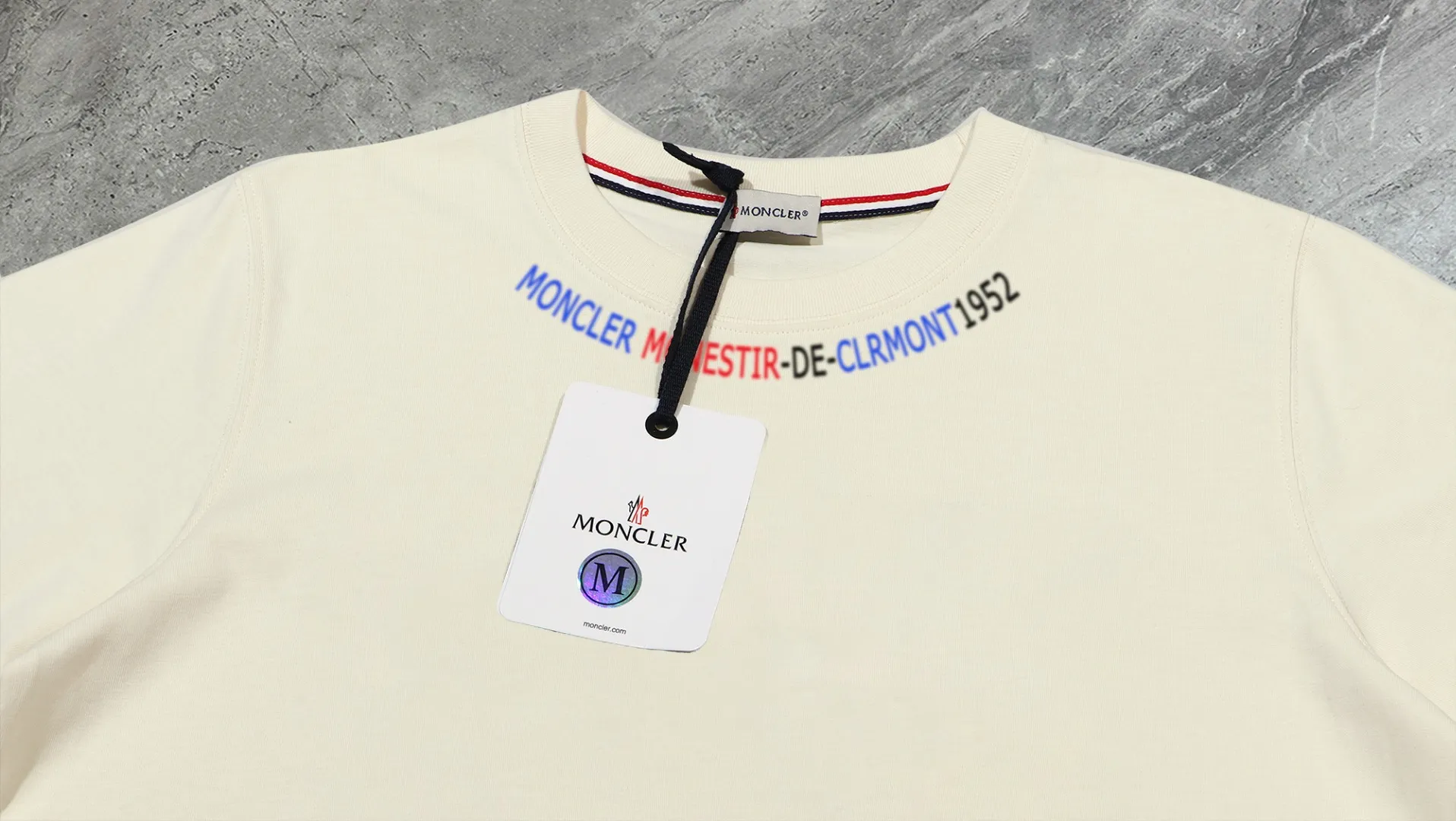 P210 High-version sweatshirt) [Long-term stock] 〖𝐌𝐎𝐍𝐂𝐋𝐄𝐑~Mask〗 Made of 440g heavy-weight fabric. It is different from the market currency. It can be matched with any variety and is properly handsome. 😎The whole dress is made of double waistcoats. The double waistcoats make the whole dress more three-dimensional. Not ordinary factories can do such fine work. 2025 Spring catwalk version of the T stage, on sale at the counter, exquisitely printed round neck terry sweatshirt, high-end double-ply cotton, custom-made stretch ribs, dyed in the same vat, complete with three standards, matched with digital printing patterns and very breathable, same style for men and women, color: black, white, apricot, size: S M L XL 2XL