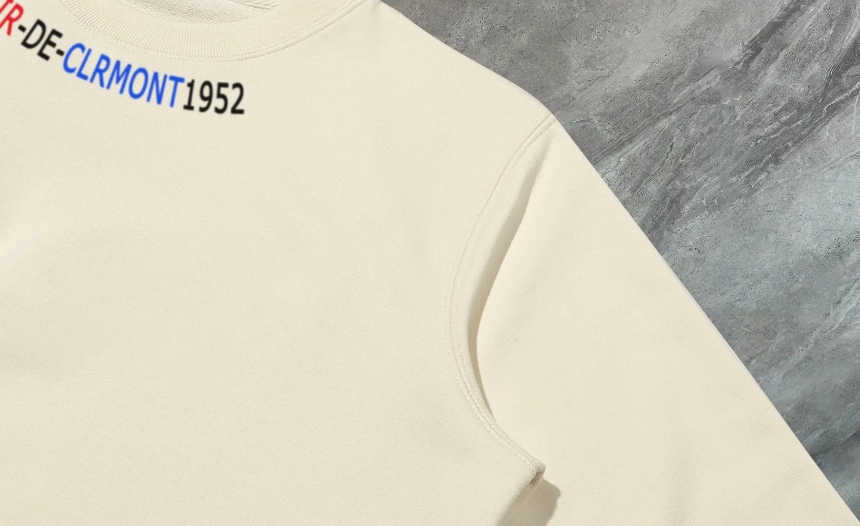 P210 High-version sweatshirt) [Long-term stock] 〖𝐌𝐎𝐍𝐂𝐋𝐄𝐑~Mask〗 Made of 440g heavy-weight fabric. It is different from the market currency. It can be matched with any variety and is properly handsome. 😎The whole dress is made of double waistcoats. The double waistcoats make the whole dress more three-dimensional. Not ordinary factories can do such fine work. 2025 Spring catwalk version of the T stage, on sale at the counter, exquisitely printed round neck terry sweatshirt, high-end double-ply cotton, custom-made stretch ribs, dyed in the same vat, complete with three standards, matched with digital printing patterns and very breathable, same style for men and women, color: black, white, apricot, size: S M L XL 2XL