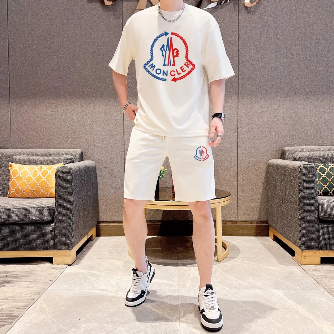 P290 💰 Brand [MONCLER] 2025 new men’s short-sleeved shorts suit! Synchronous sales on the official website! High-end version on the market! It feels delicate and soft! Make you more comfortable to wear! The draped silhouette is awesome! Size: M-5XL (please state your height and weight when placing an order)