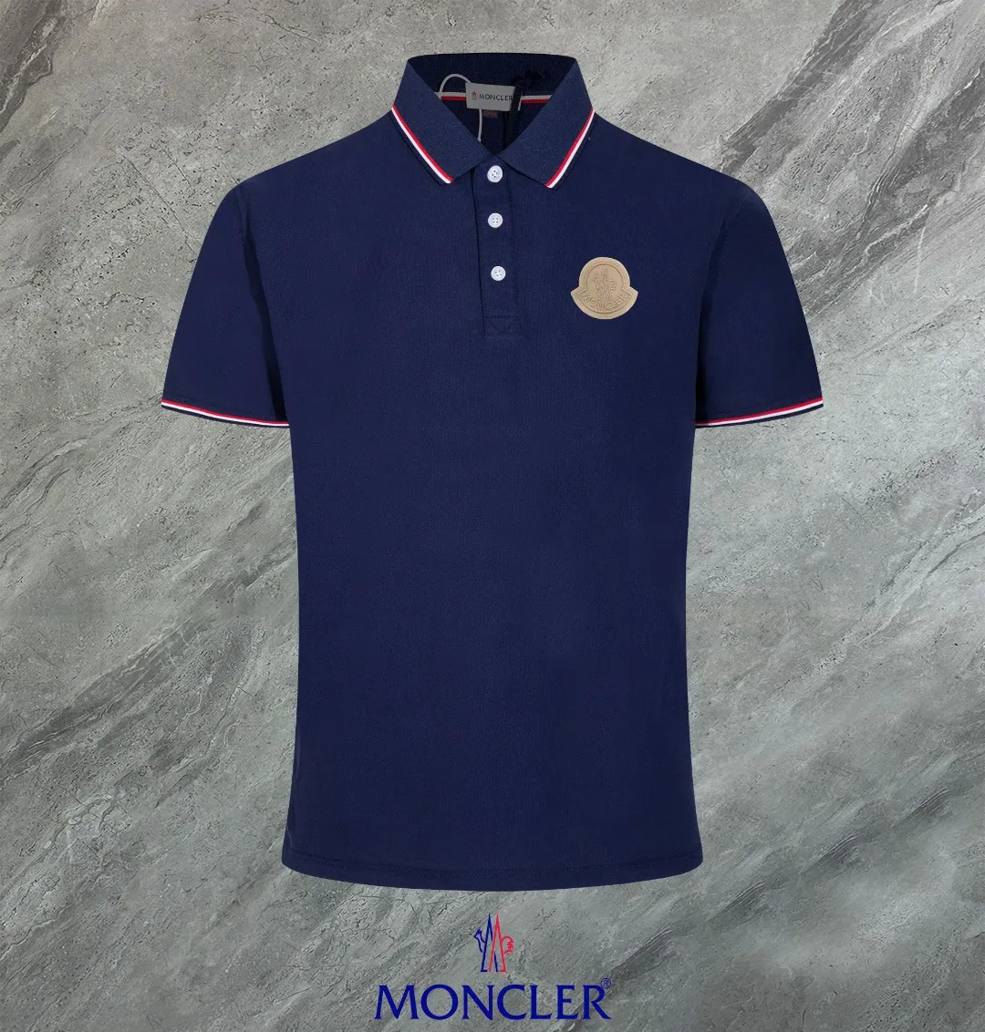P190 Complete with three standards] MONCLER~ MONCLER 2024 summer new high-quality lapel short-sleeved POLO shirt, counter-customized fabric, high breathability and comfort, impeccable details, brand element design concept, reflecting high quality. It feels delicate and soft! It presents a casual cut and the upper body shape is great! The chest is filled with three-dimensional embroidery of the brand LOGO to highlight quality and luxury. Color: black/white Size: M~3XL