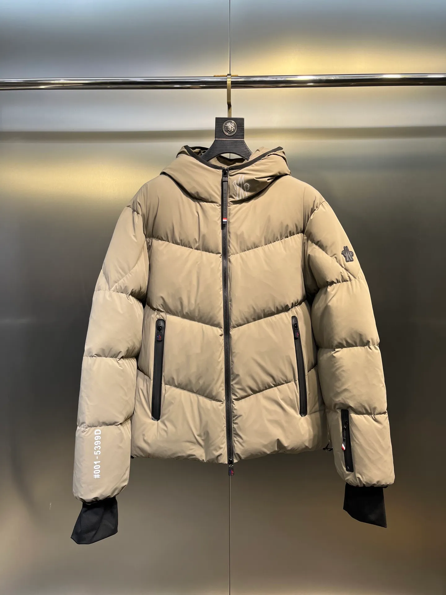 P1080 𝑴𝒐𝒏𝒄𝒍𝒆𝒓 / Grenoble Arcesaz Hooded Comfortable Zipper Closure Loose Long Sleeve Down Jacket / Men's Size: 1 2 3 4 5 Product Color: Black Light Brown
