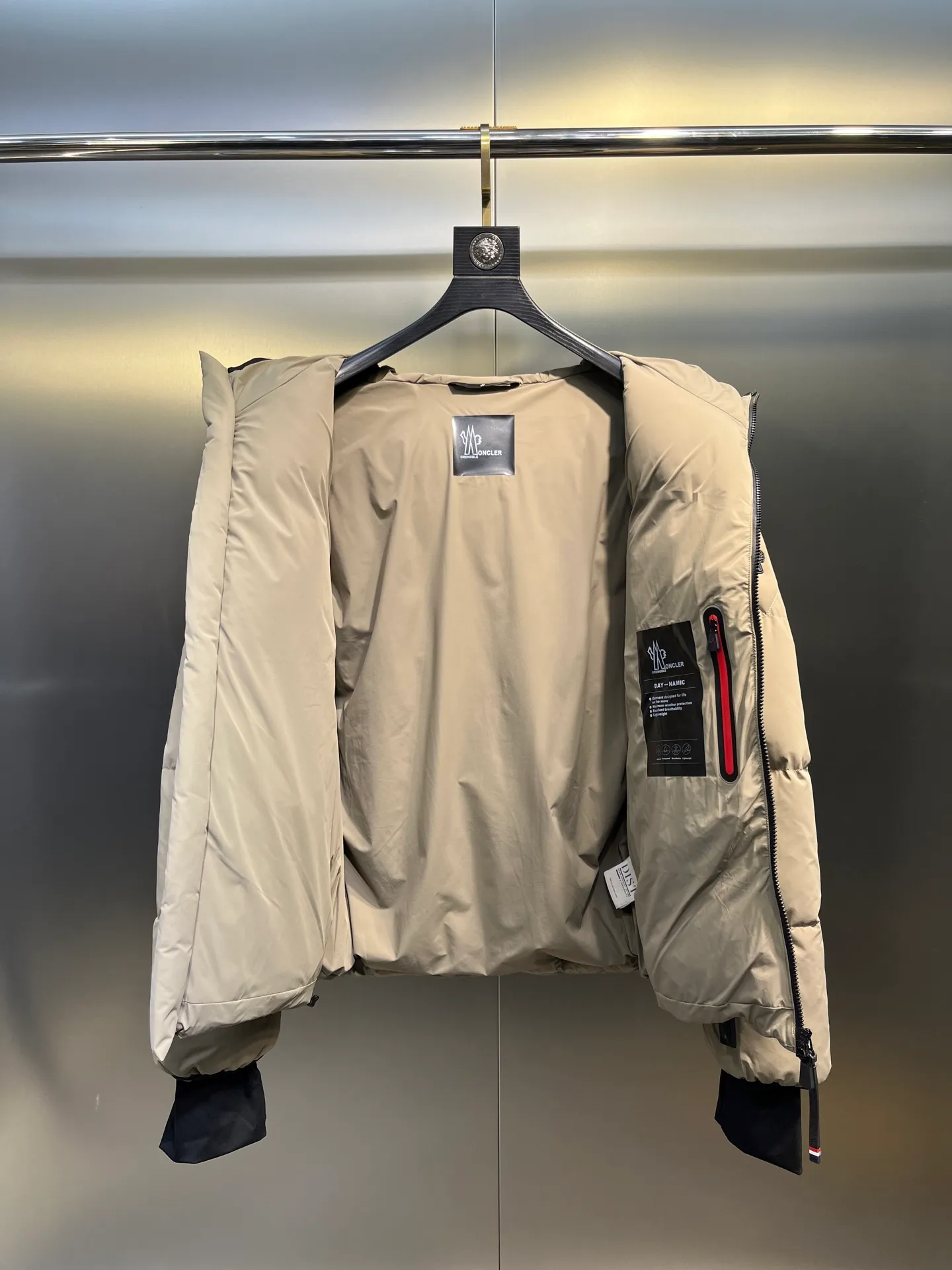 P1080 𝑴𝒐𝒏𝒄𝒍𝒆𝒓 / Grenoble Arcesaz Hooded Comfortable Zipper Closure Loose Long Sleeve Down Jacket / Men's Size: 1 2 3 4 5 Product Color: Black Light Brown