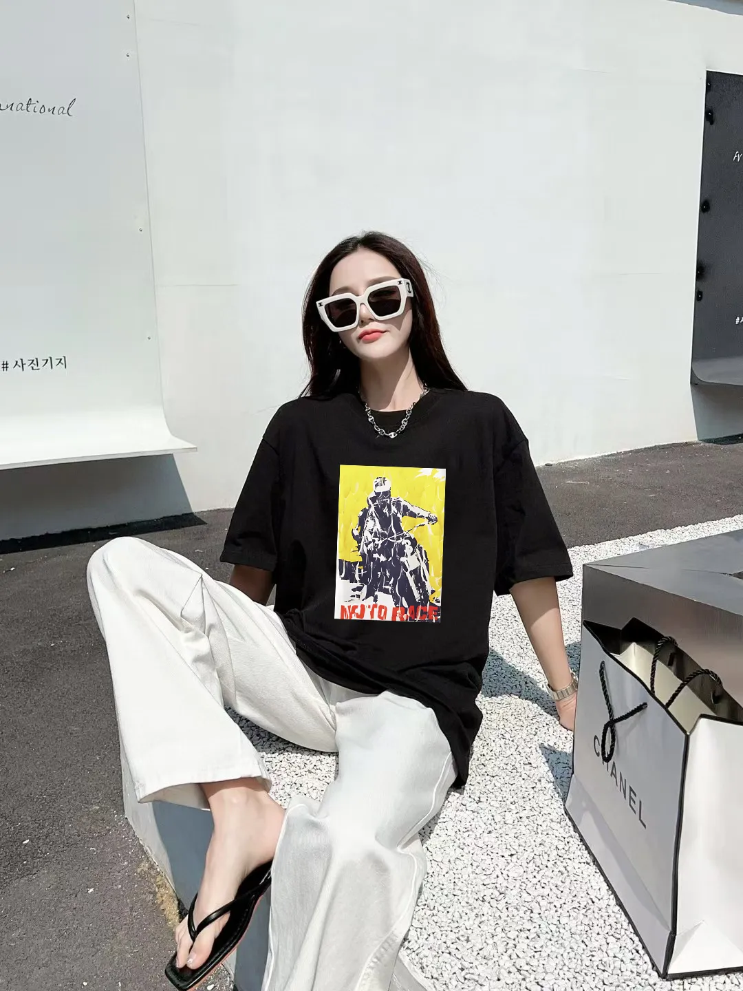 P140 🔥 [MONCLER] 2025FW short-sleeved T-shirt with badge + LOGO, high-end 26s double yarn 300g fabric, heavy fabric, custom stretcher rib, same vat and dye, complete three standards, same style for men and women, color: black, white, size: S M L XL 2XL