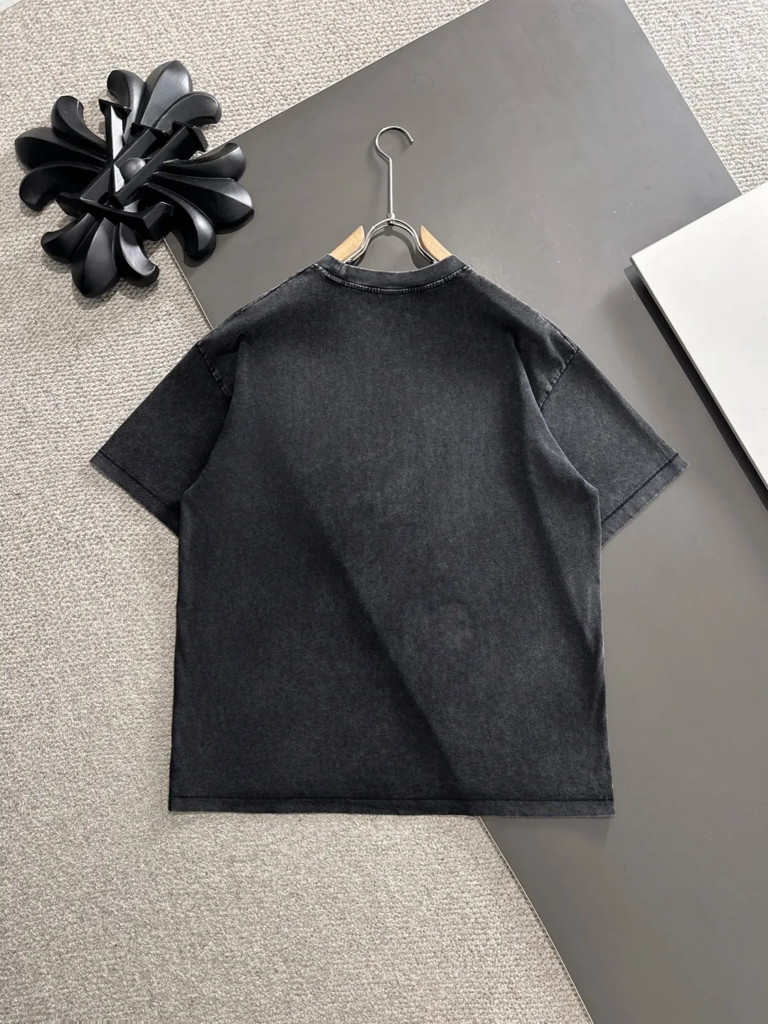 Next day shipping P460 MONCLER/Mongolian high quality 2025 spring and summer new casual heavy industry suit exclusively developed by yb! High quality production! Imported custom-made fabrics for foreign orders, with high breathability and comfort, impeccable details, brand element design concept, delicate and soft feel! It presents a casual cut and the upper body shape is great! On sale simultaneously on the official website! From a high-end men's positioning brand, the low-key luxury taste is irresistible! Exquisite workmanship and impeccable quality! The overall style is simple, fashionable and timeless, fully meeting the requirements of stylish and tasteful dressing! Size: S-XXL