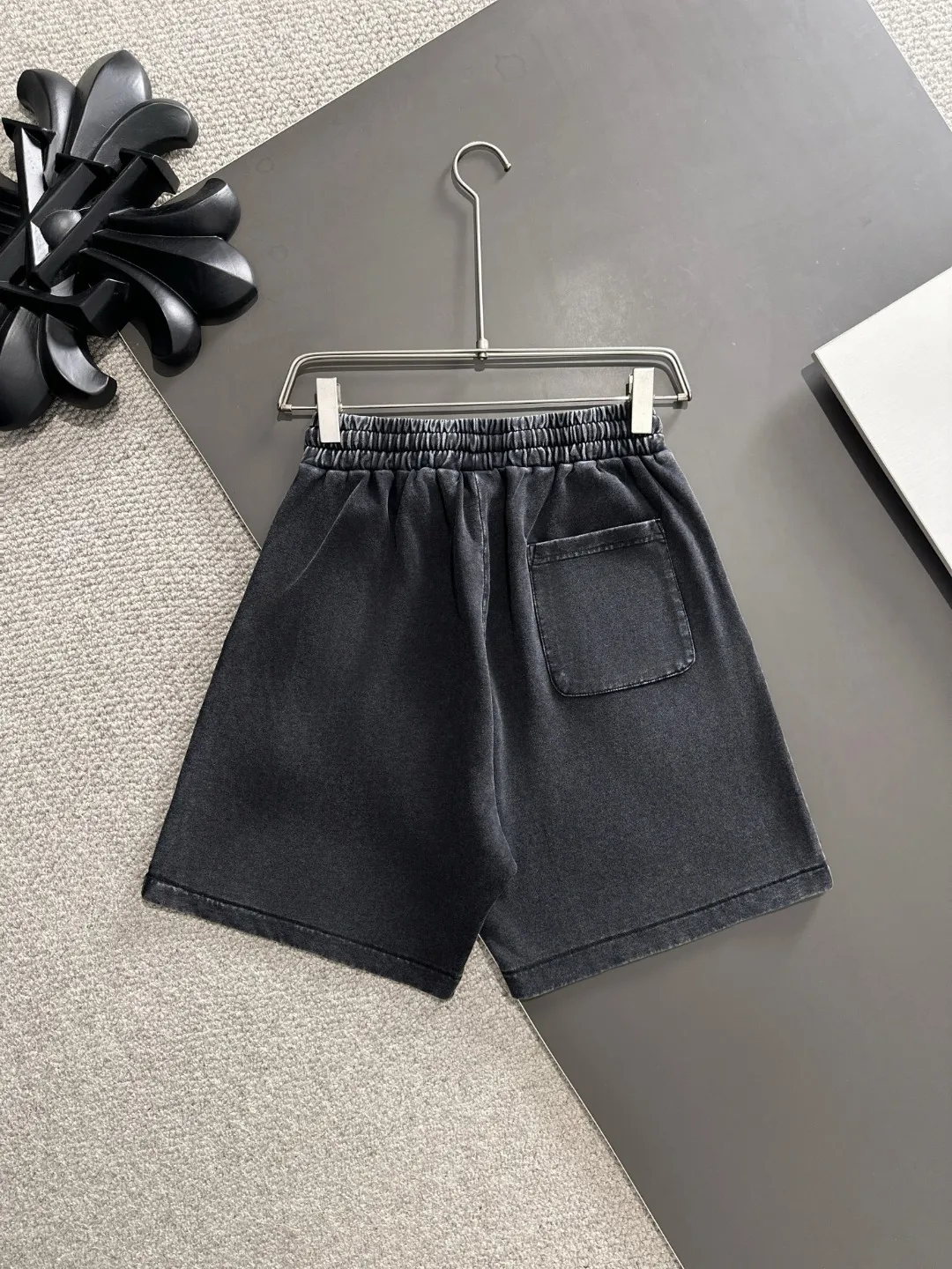 Next day shipping P460 MONCLER/Mongolian high quality 2025 spring and summer new casual heavy industry suit exclusively developed by yb! High quality production! Imported custom-made fabrics for foreign orders, with high breathability and comfort, impeccable details, brand element design concept, delicate and soft feel! It presents a casual cut and the upper body shape is great! On sale simultaneously on the official website! From a high-end men's positioning brand, the low-key luxury taste is irresistible! Exquisite workmanship and impeccable quality! The overall style is simple, fashionable and timeless, fully meeting the requirements of stylish and tasteful dressing! Size: S-XXL