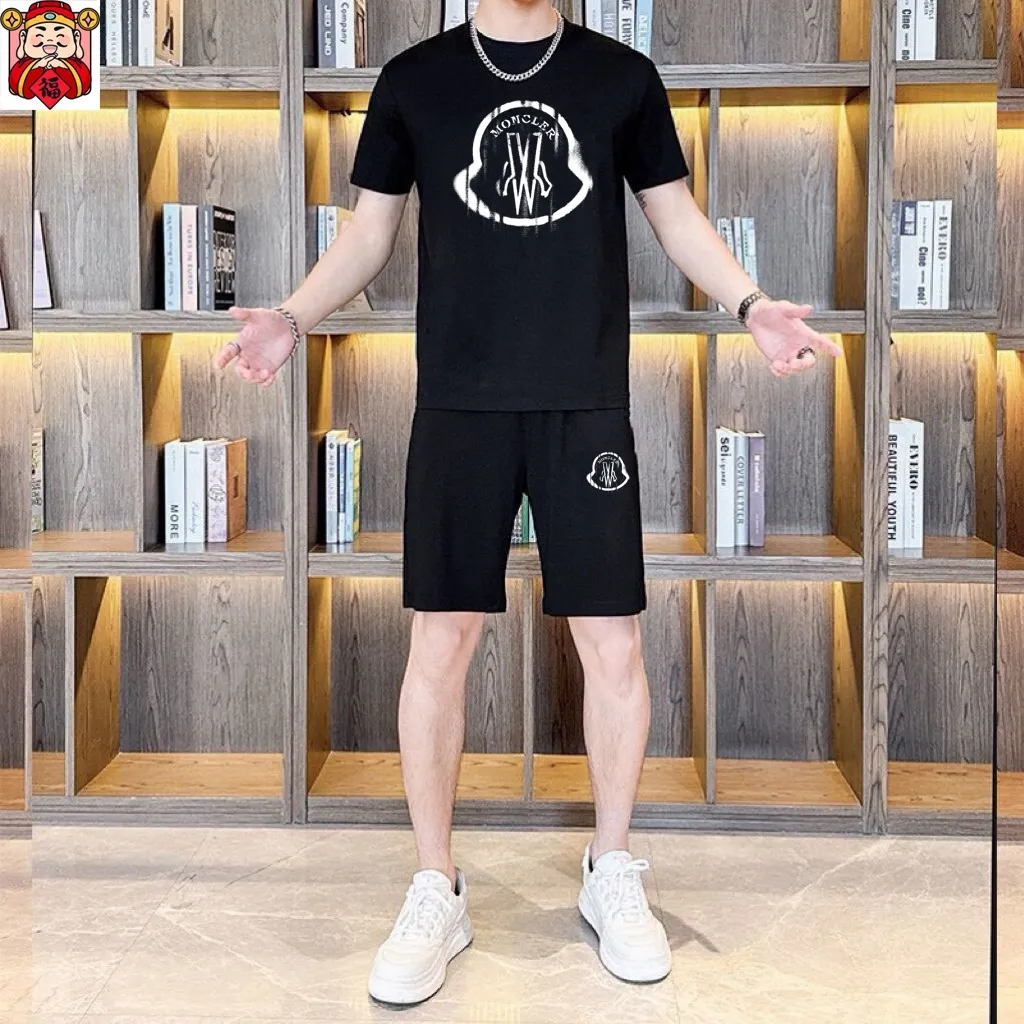 P290 Brand [MONCLER] 2025 new men’s short-sleeved shorts suit! Synchronous sales on the official website! High-end version on the market! It feels delicate and soft! Make you more comfortable to wear! The draped silhouette is awesome! Size: M-5XL (please state your height and weight when placing an order)