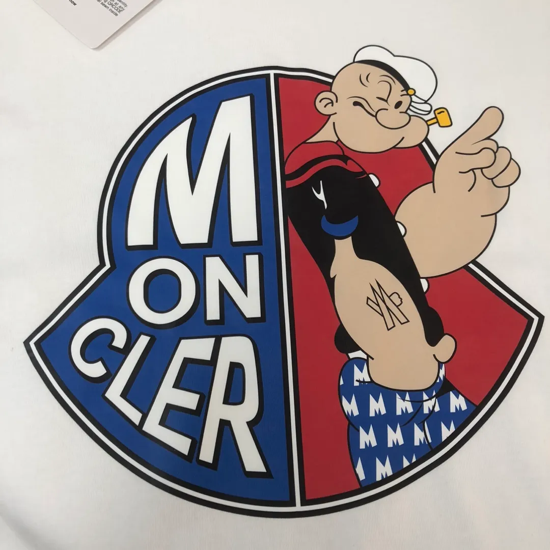P150 MONCLER 24 The latest short-sleeved T-shirt for couples ~ Top-notch printed logo design ~ The fabric upper body is comfortable and breathable, not stiff, slim cut, made of high-end custom-made pure cotton fabric! The upper body is comfortable and stylish, and it can be worn alone as an inner layer. It is a must-have for fashionistas! ! ! Color: black, white, sapphire blue, gray Size: S M L XL (loose fit! Please state your height and weight when placing an order)