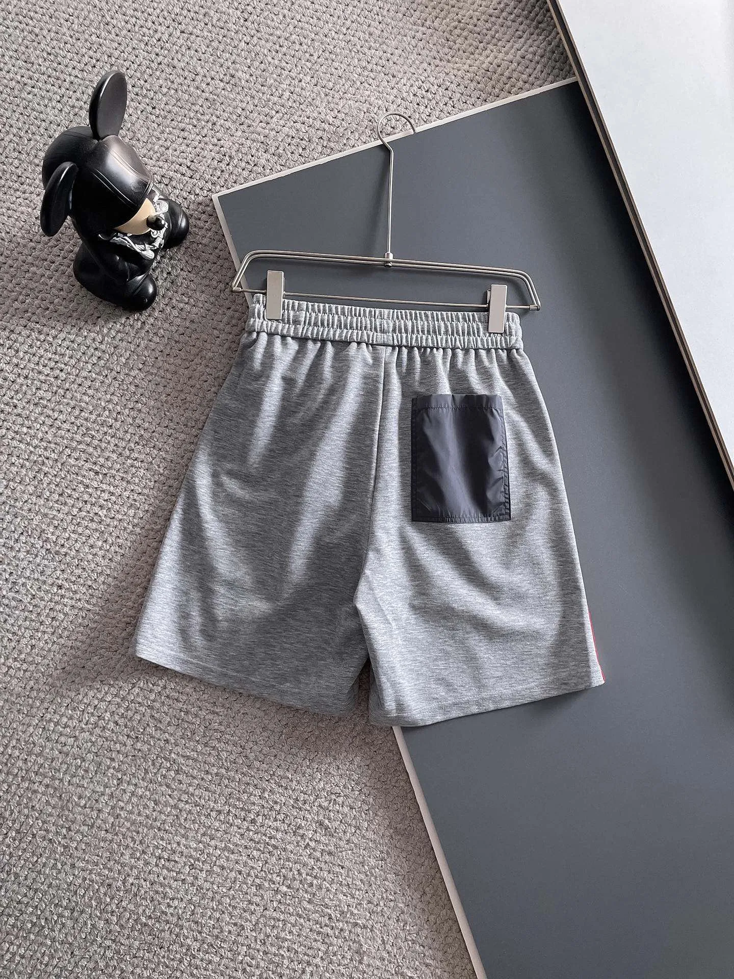 P570 Brand [MONCLER Mouth Covered] 2025 round neck short-sleeved shorts suit. The upper body of pure cotton fabric will not be stuffy. The smooth and comfortable skin-friendly effect is more breathable. The fabric has its own texture. Classic logo technology. A new interpretation from a unique angle. Fashionable and versatile choice! Size: M-3XL (maximum wear: 190 pounds)