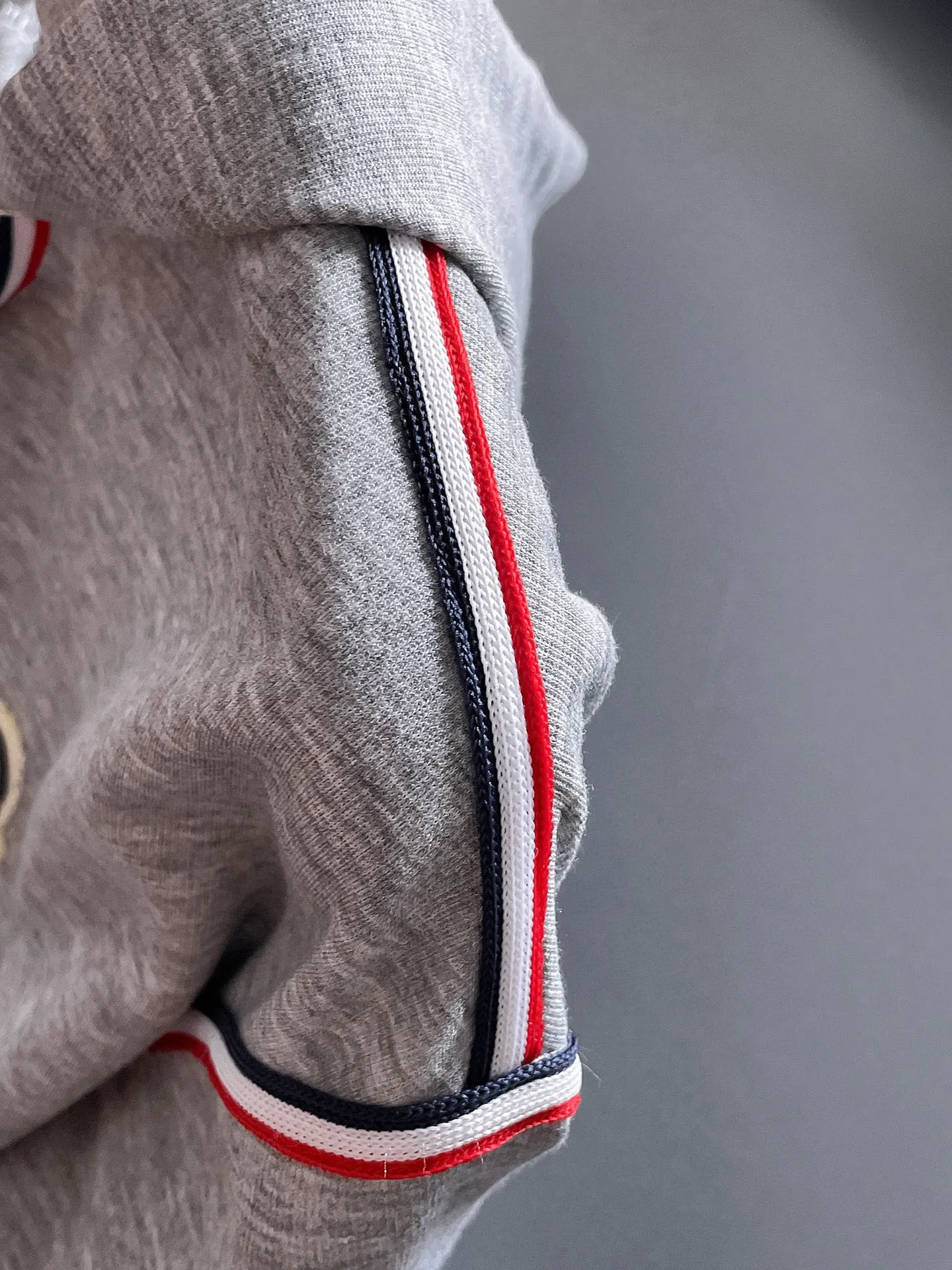 P570 Brand [MONCLER Mouth Covered] 2025 round neck short-sleeved shorts suit. The upper body of pure cotton fabric will not be stuffy. The smooth and comfortable skin-friendly effect is more breathable. The fabric has its own texture. Classic logo technology. A new interpretation from a unique angle. Fashionable and versatile choice! Size: M-3XL (maximum wear: 190 pounds)