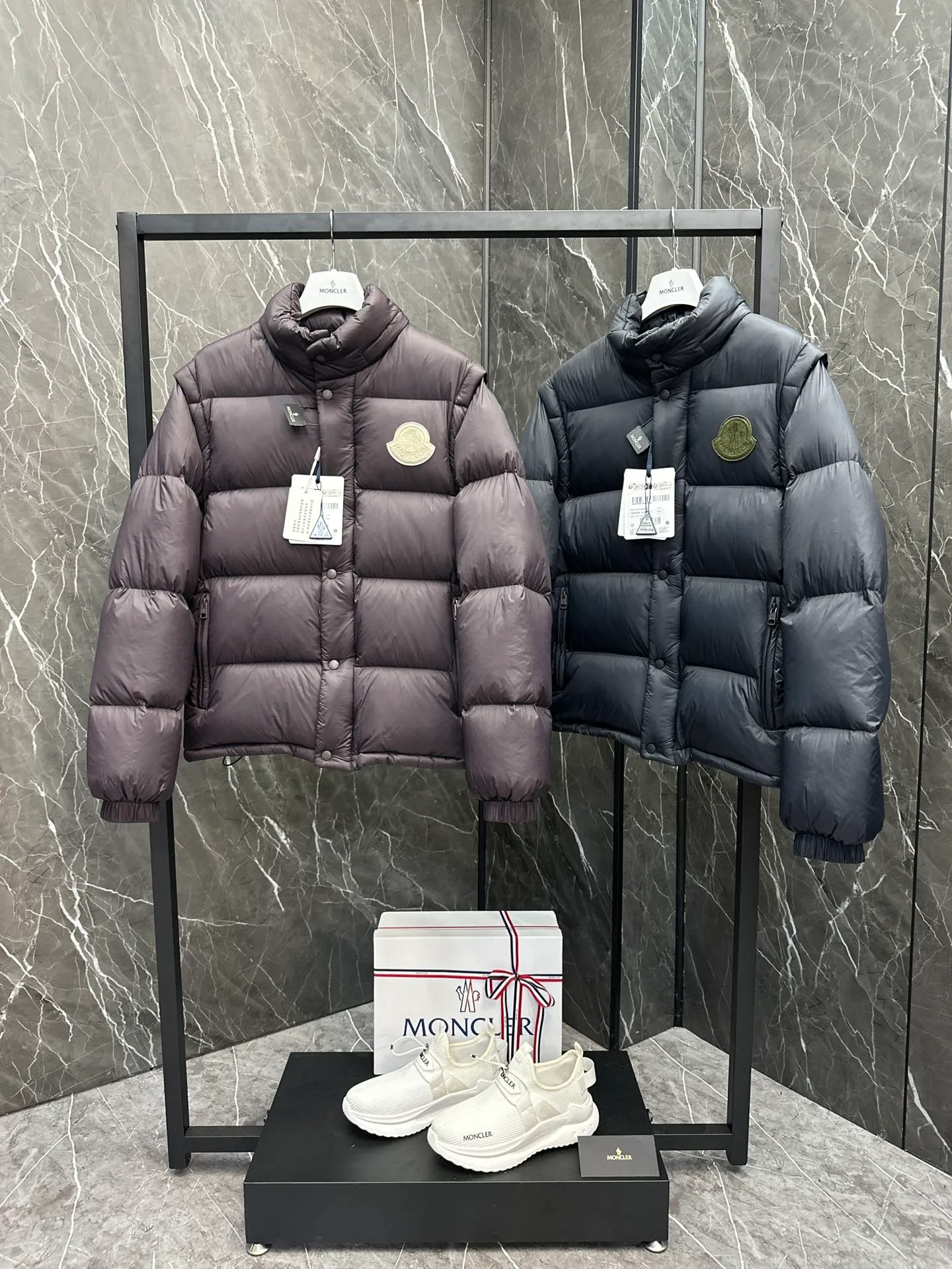 P800 Moncler Cyclone two-in-one down jacket. Black/dark navy/chocolate/baby blue. Available in four colors.