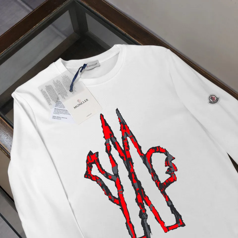 P180, a non-off-the-shelf model, you can trust it. Moncler printed long-sleeved T-shirt, 240g breathable cotton fabric, very soft and comfortable texture, does not shrink, does not deform, does not ball), can be worn alone as a base layer. Original customized accessories, collar label, care mark, hangtag, packaging (perfect details) Color: White Black Size: XS S M L