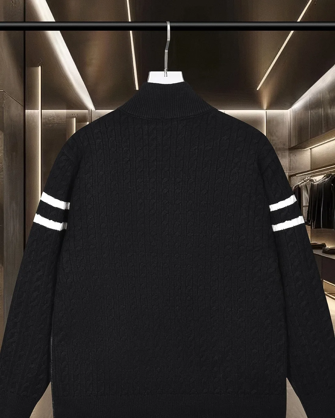 P416 Moncler/muzzle 25Fw classic down spliced ​​stand-up collar sweater cotton woolen sweater jacket 2025FW official website new original fabric official same style selected sweater customization imported wool fabric high-end version, counter custom fabric High breathability and comfort, precision production, impeccable detail processing, ✅customized logo engraved buttons, complete three labels. Brand element design concept reflects high quality. It feels delicate and soft! Presenting a casual cut, the upper body shape is great 🐍 Color; black and gray Size: S-XL