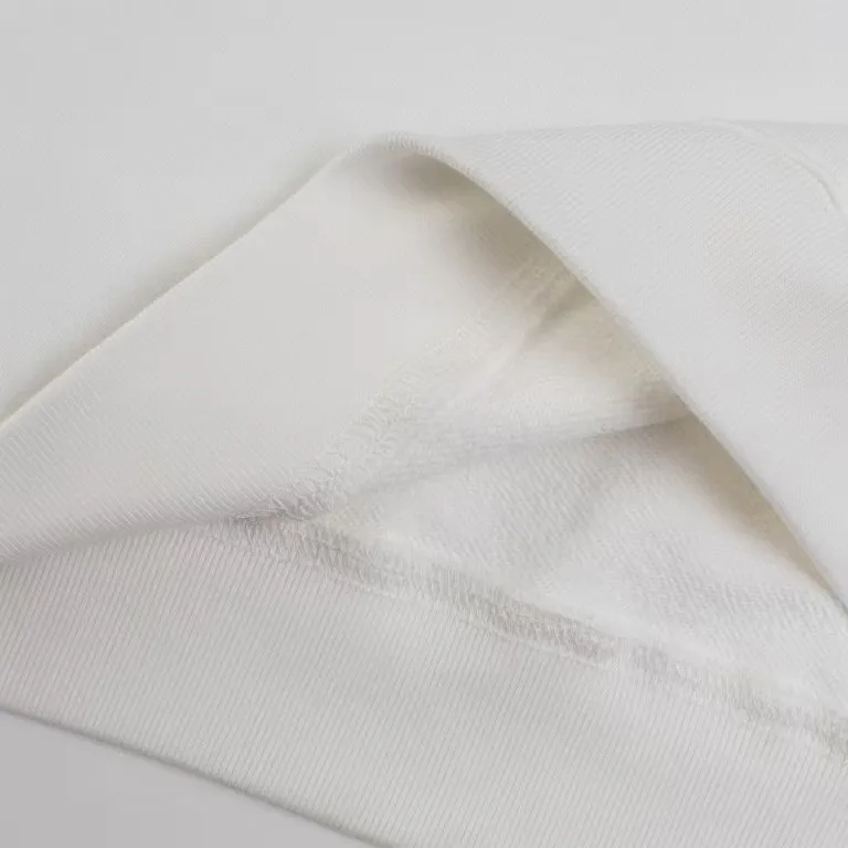 P240 Recommend the most popular Moncler masked 380g printed terry crew neck sweatshirt. Breathable pure cotton fabric. The texture is very soft and comfortable. No shrinkage, no deformation, no pilling). Original customized accessories. Collar label. Wash mark. Hang tag. Packaging (perfect details). Color: White. Black. Size: XS S M L.