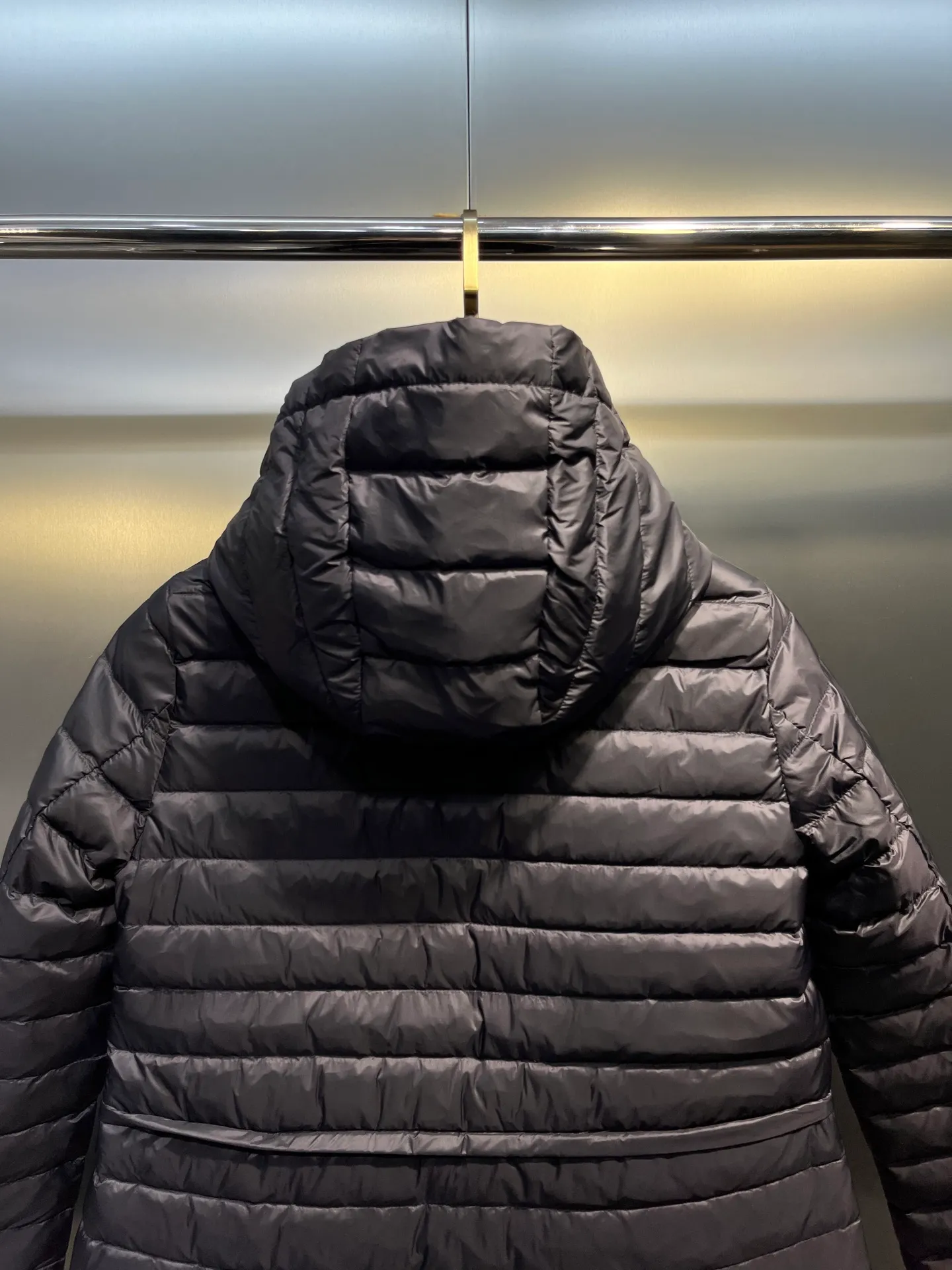 P660 moncler raie 🌟 Lightweight hooded parka down jacket with hanging effect😍 90 national standard large white duck down, 200 grams of down filling, two layers of anti-run velvet gallbladder, exquisite hardware and exquisite workmanship size: 1234