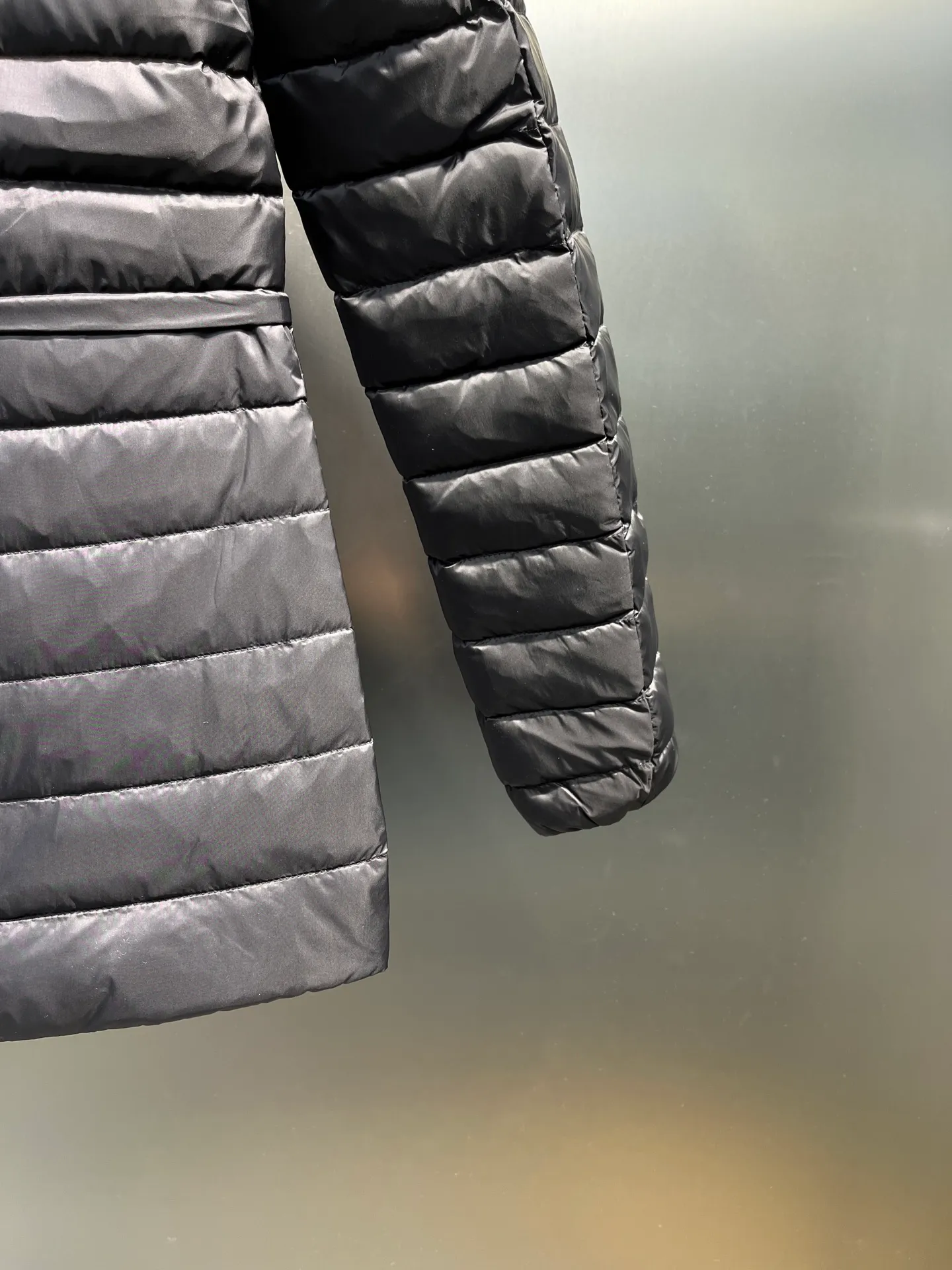 P660 moncler raie 🌟 Lightweight hooded parka down jacket with hanging effect😍 90 national standard large white duck down, 200 grams of down filling, two layers of anti-run velvet gallbladder, exquisite hardware and exquisite workmanship size: 1234