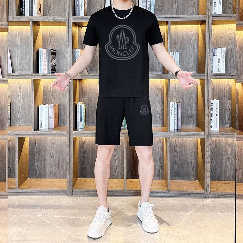 P290 Brand [MONCLER] 2025 new men’s short-sleeved shorts suit! Synchronous sales on the official website! High-end version on the market! It feels delicate and soft! Make you more comfortable to wear! The draped silhouette is awesome! Size: M-5XL (please state your height and weight when placing an order)