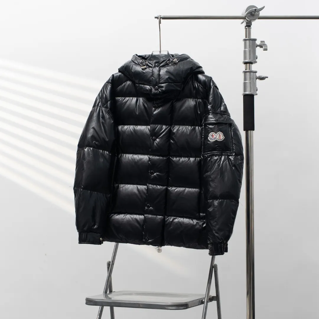 P720 MONCLER丨Mongolian 70th Anniversary Pocket Sleeve Double Label Hooded Down Jacket Color: Black Size: 1-5