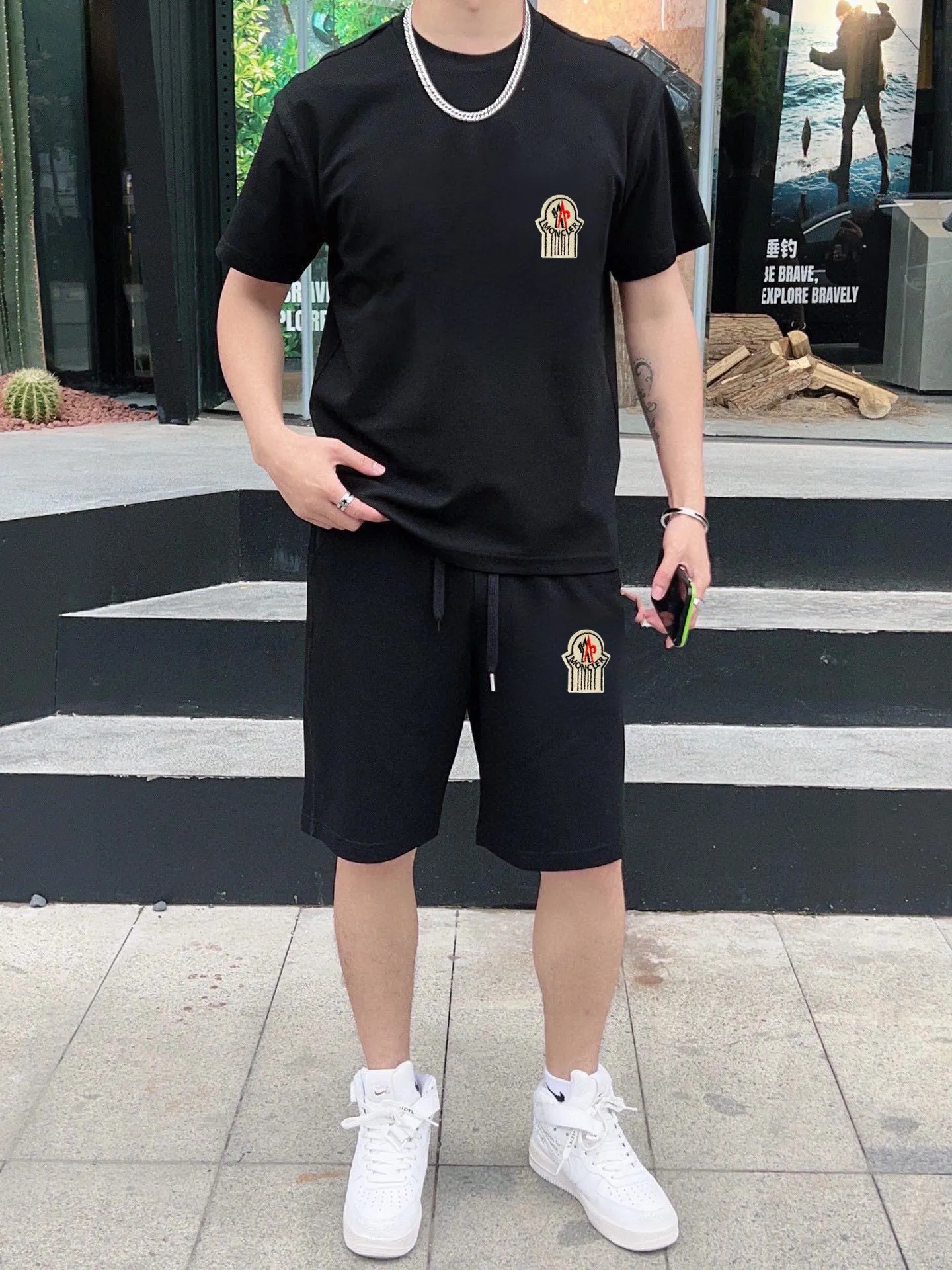P290 💰 Brand [MONCLER] 2025 new men’s short-sleeved shorts suit! Synchronous sales on the official website! High-end version on the market! It feels delicate and soft! Make you more comfortable to wear! The draped silhouette is awesome! Size: M-5XL (please state your height and weight when placing an order)