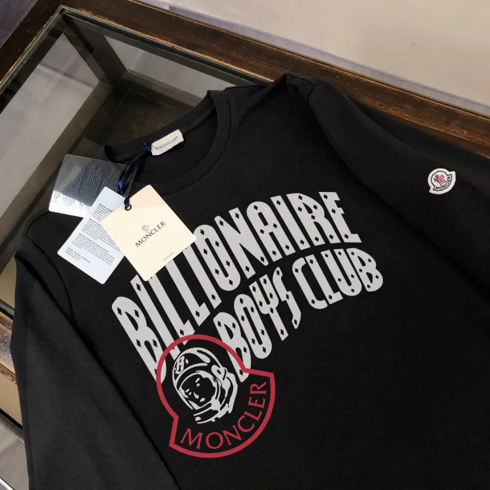 P180, a non-off-the-shelf model, you can trust it. Moncler printed long-sleeved T-shirt, 240g breathable cotton fabric, very soft and comfortable texture, does not shrink, does not deform, does not ball), can be worn alone as a base layer. Original customized accessories, collar label, care mark, hangtag, packaging (perfect details) Color: White Black Size: XS S M L