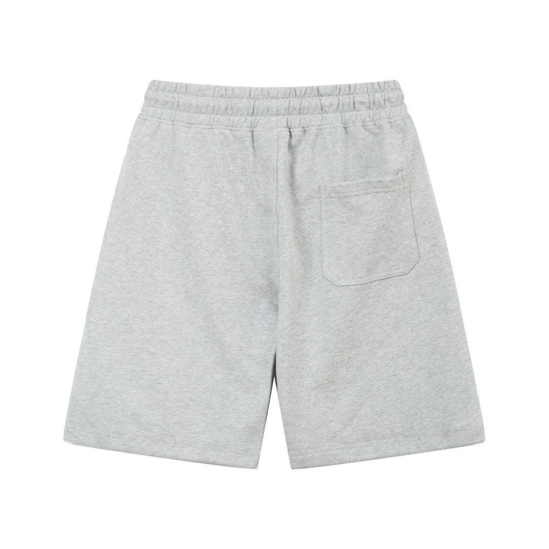 P230 (top version, currency difference) ✨ Moncler 25SS show model Slim-fitting simple printed letter Logo trendy shorts for men and women Compatible with all body shapes Black and white drawstring design with elastic waistband Customized drawstring pockets with diagonal pocket design on both sides There is also a small pocket at the rear Color: black gray Size S-XL