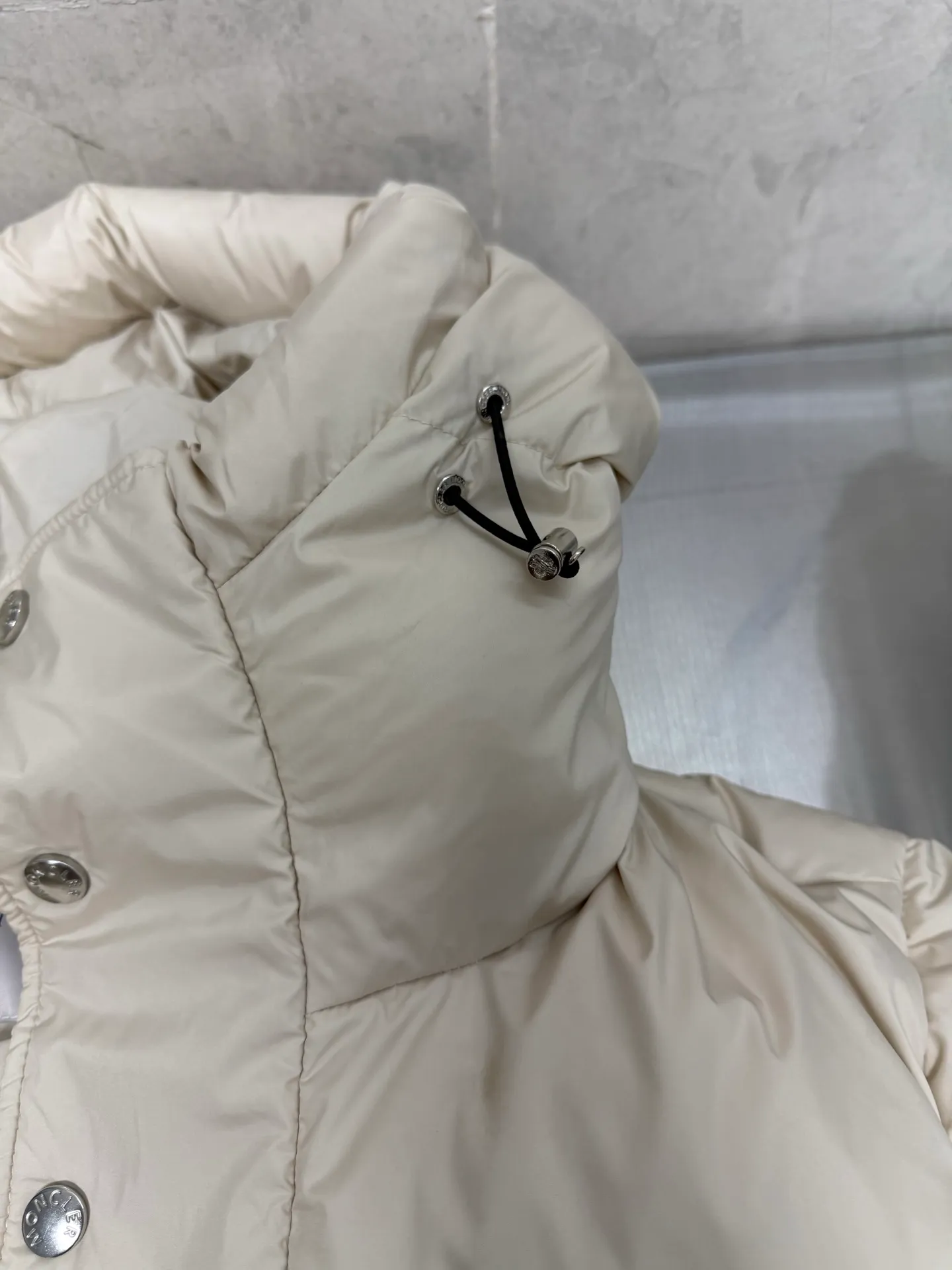 P980 Moncler autumn and winter new down jacket, top version, original customized hardware accessories, fully imported and original customized, full and fluffy, super heavy-duty, excellent fabric workmanship, perfect and super soft color, black, light khaki, size: 12345